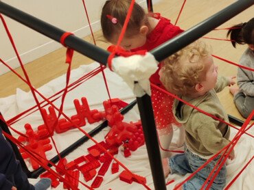 enfants-activite-fil-rouge