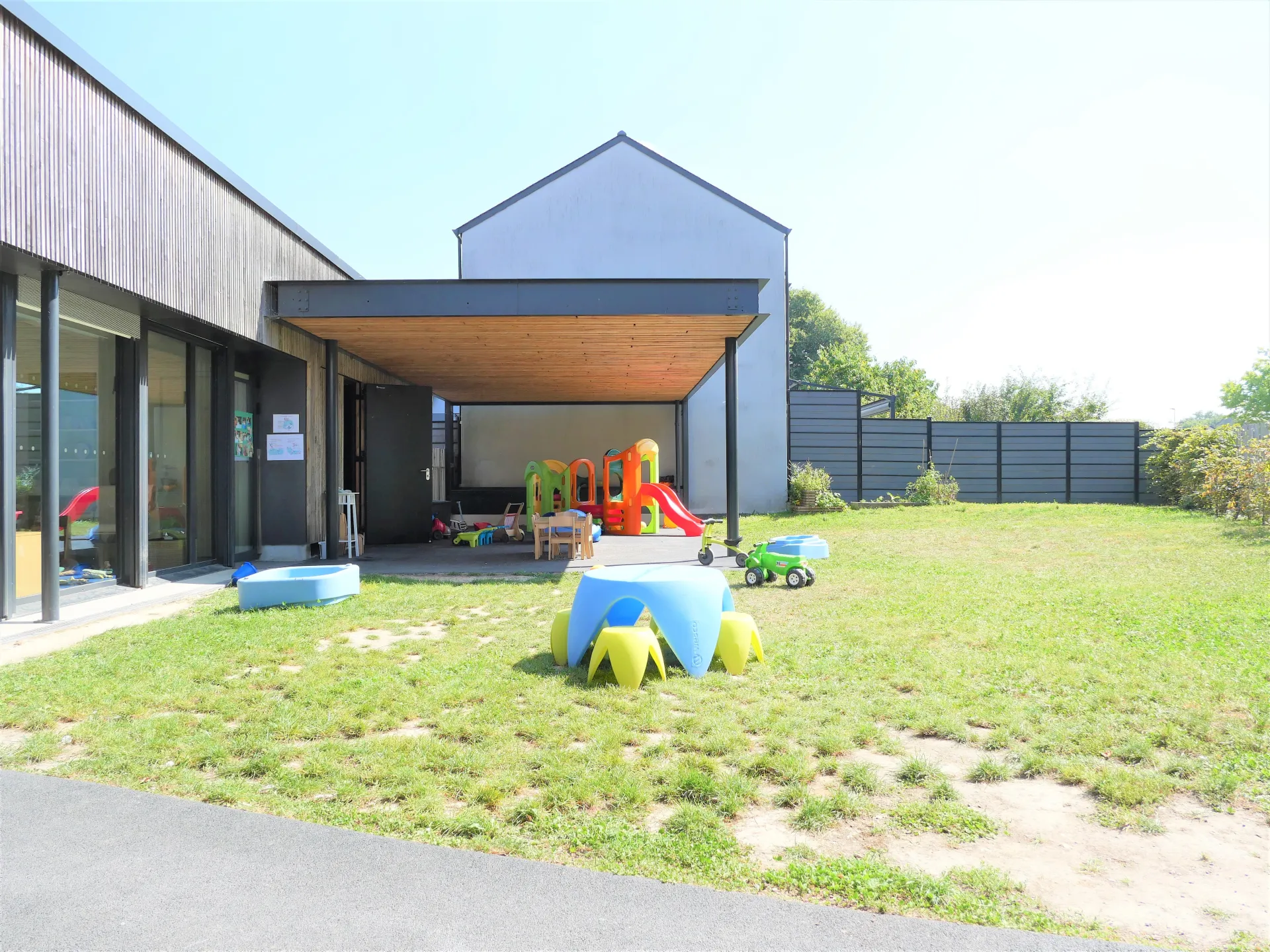 peopleandbaby-creche-notre-dame-des-landes-l-arbre-aux-enfants-4