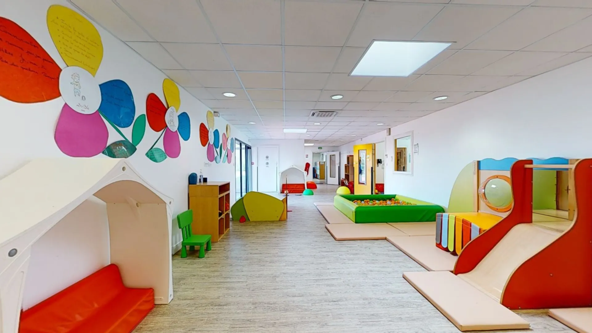 peopleandbaby-creche-fay-aux-loges-fee-des-bulles-2