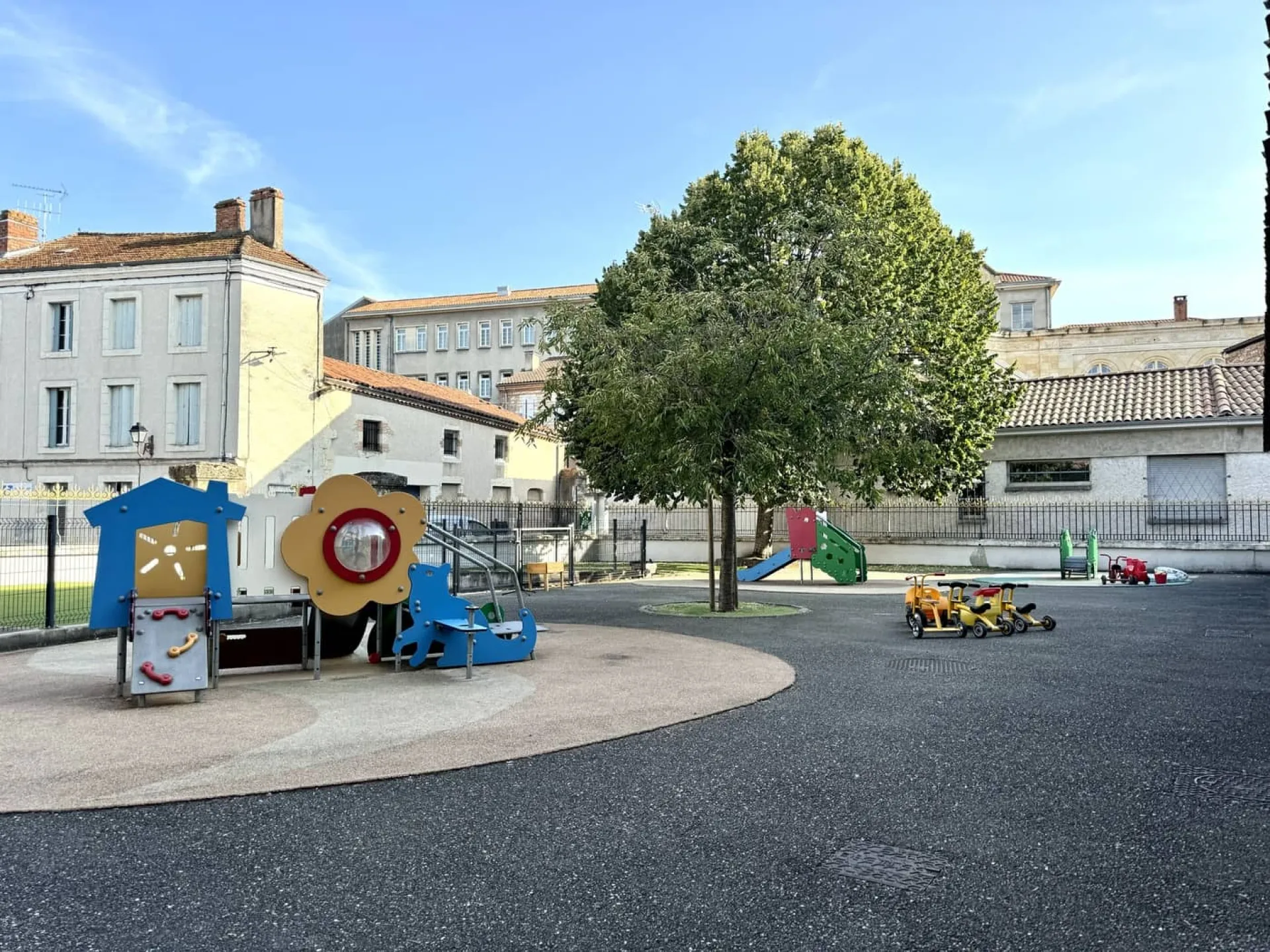 creche-agen-les-petits-coeurs-people-baby-4