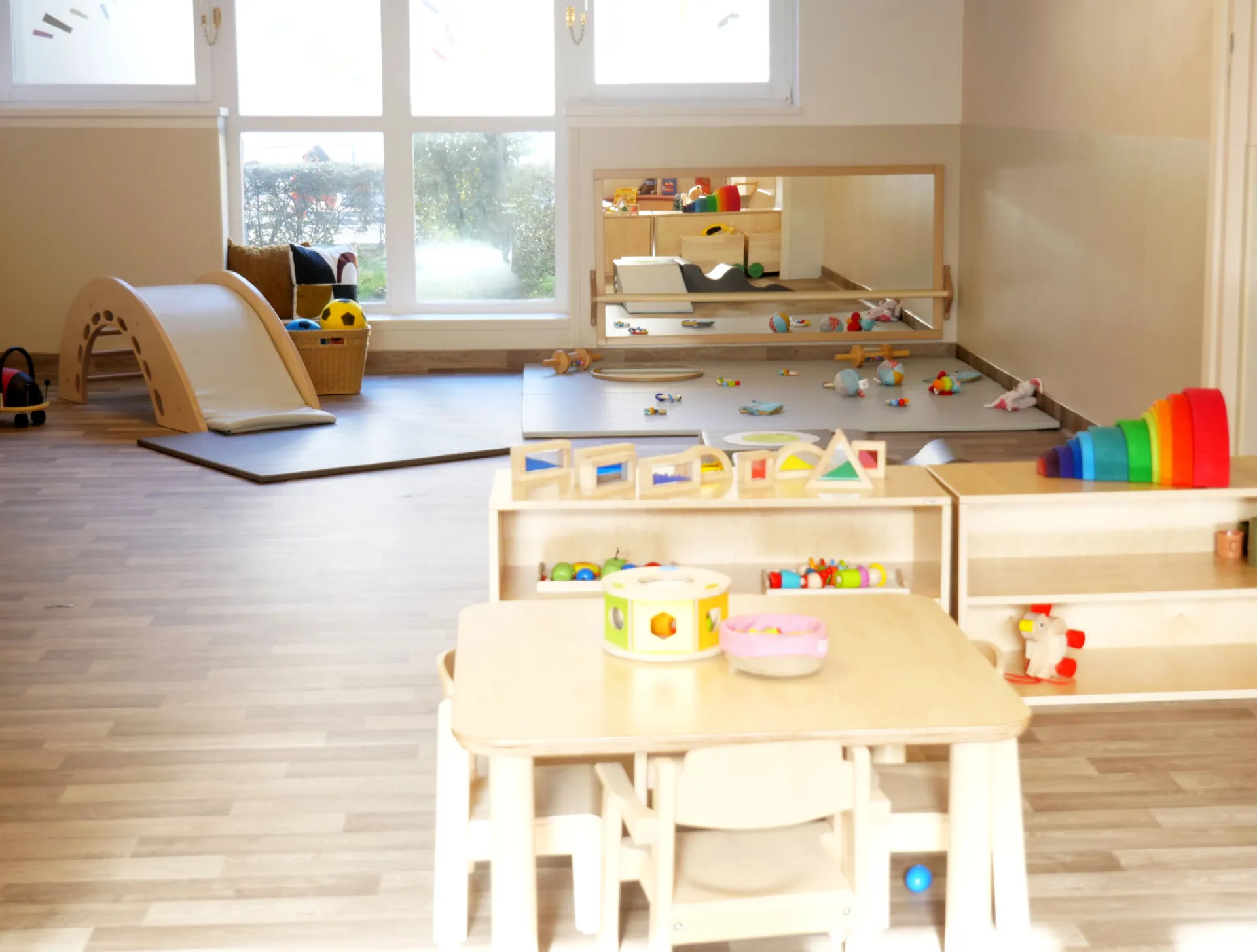 peopleandbaby-creche-metz-plum-4