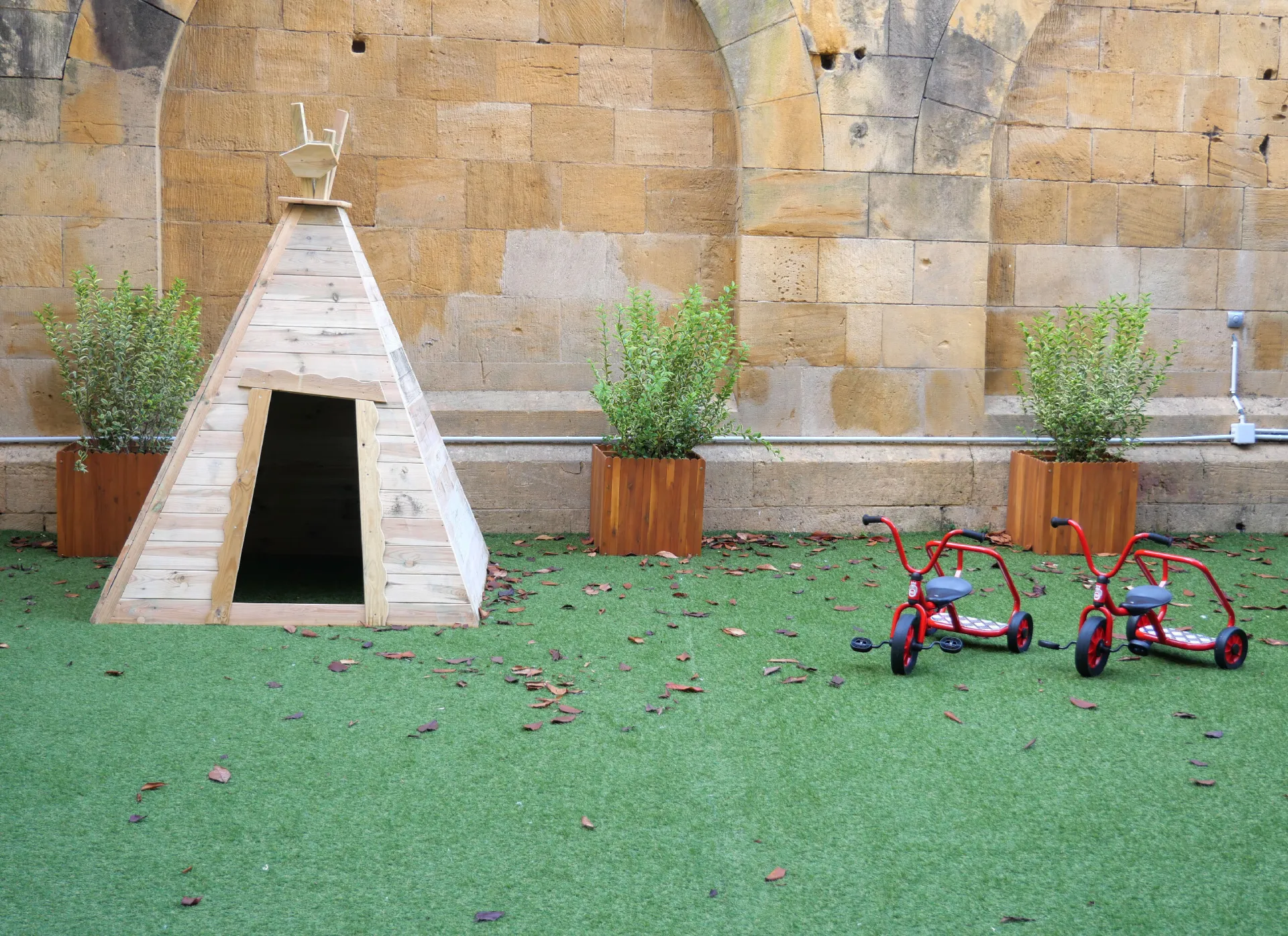 peopleandbaby-creche-metz-plum-5
