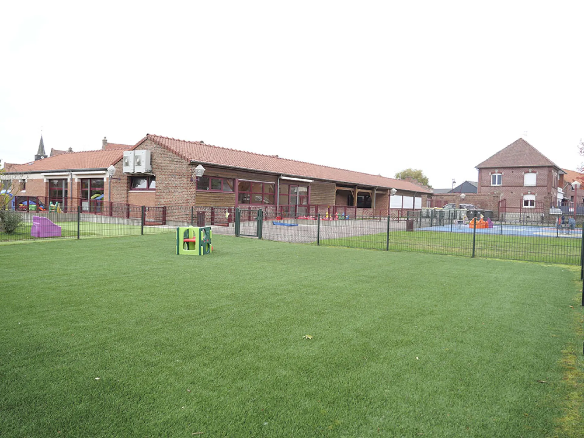 creche-les-lutins-d-hordain-people-and-baby-4