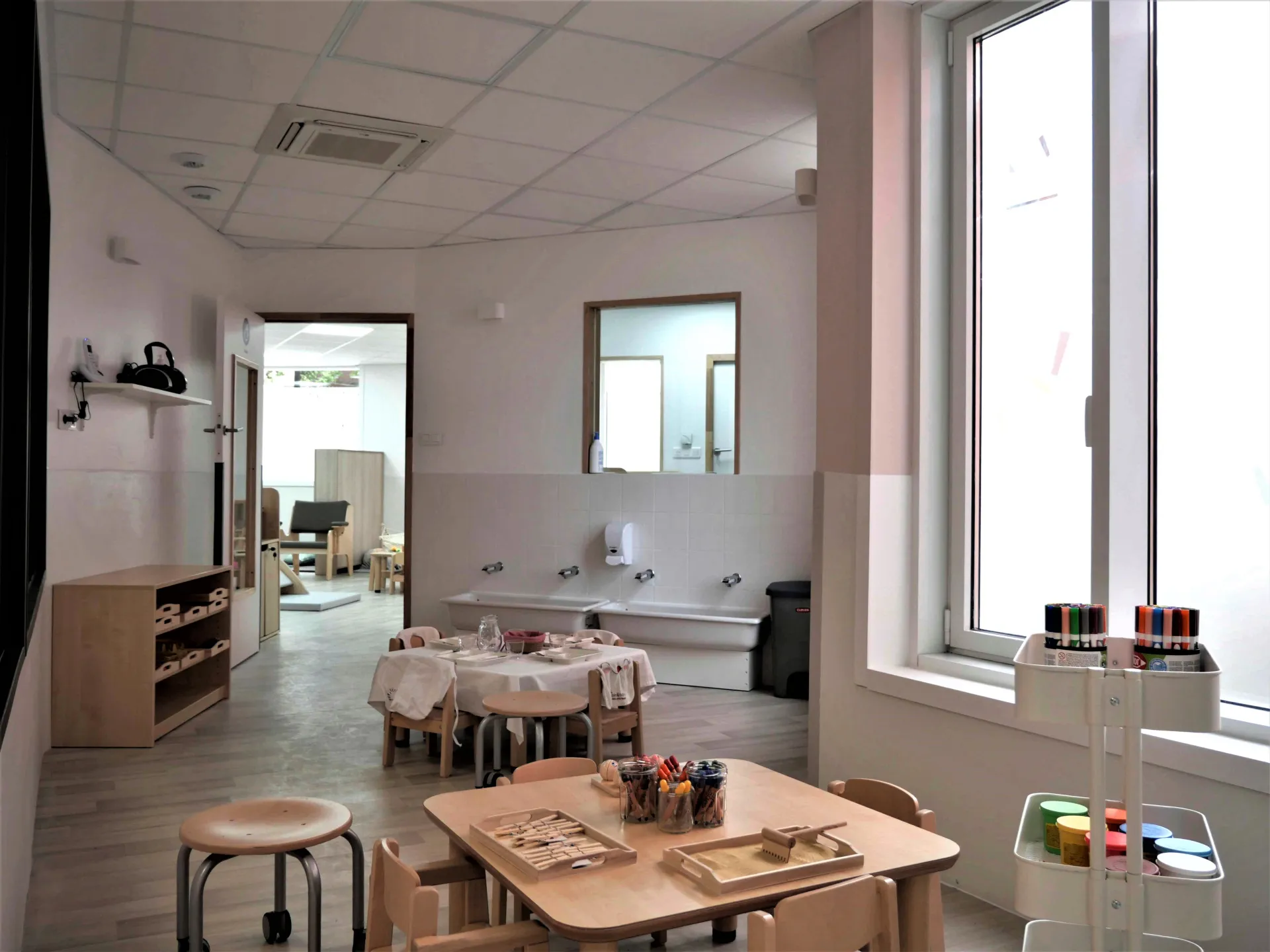 creche-tipi-des-artistes-valenciennes-people-and-baby-2