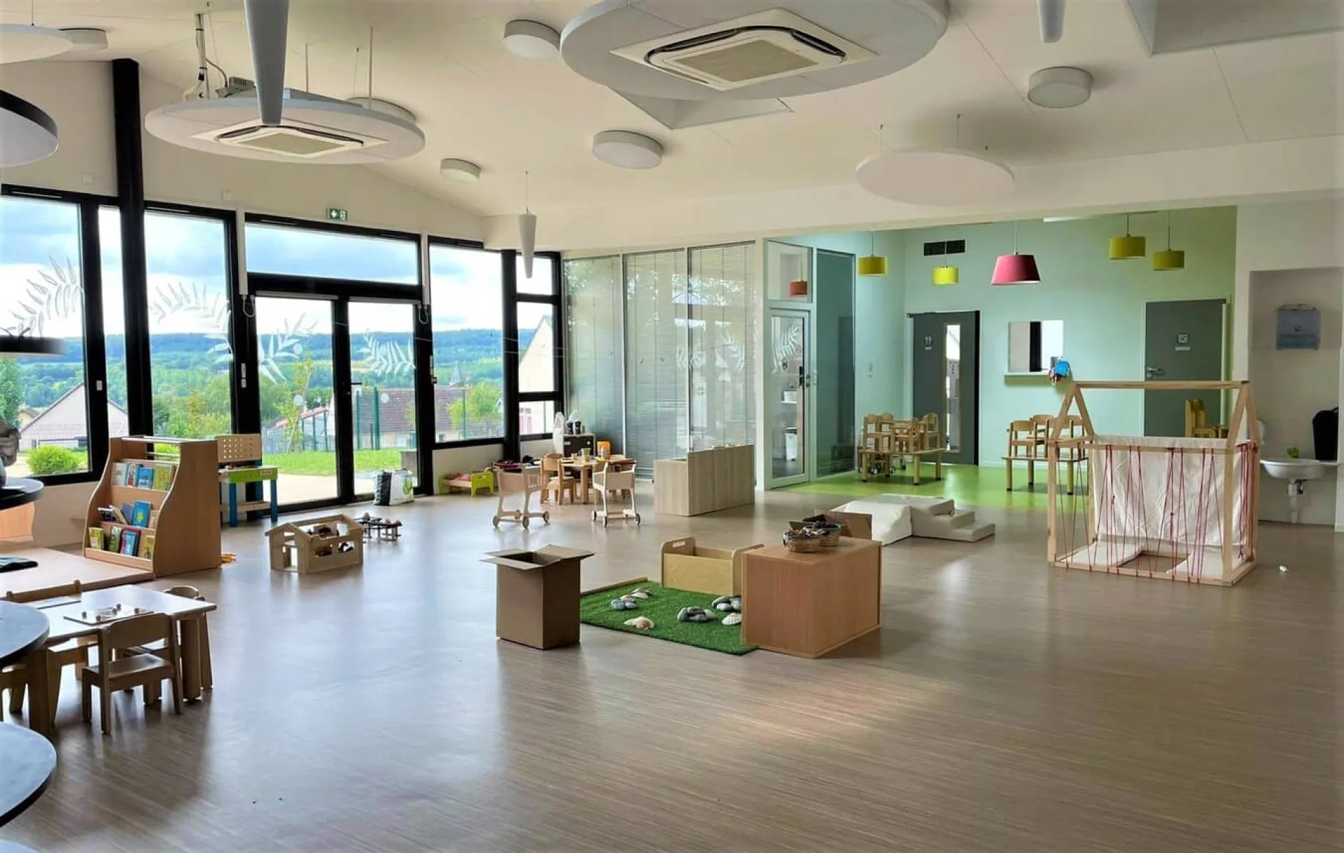creche-sablons-sur-huisne-per-chouette-people-and-baby