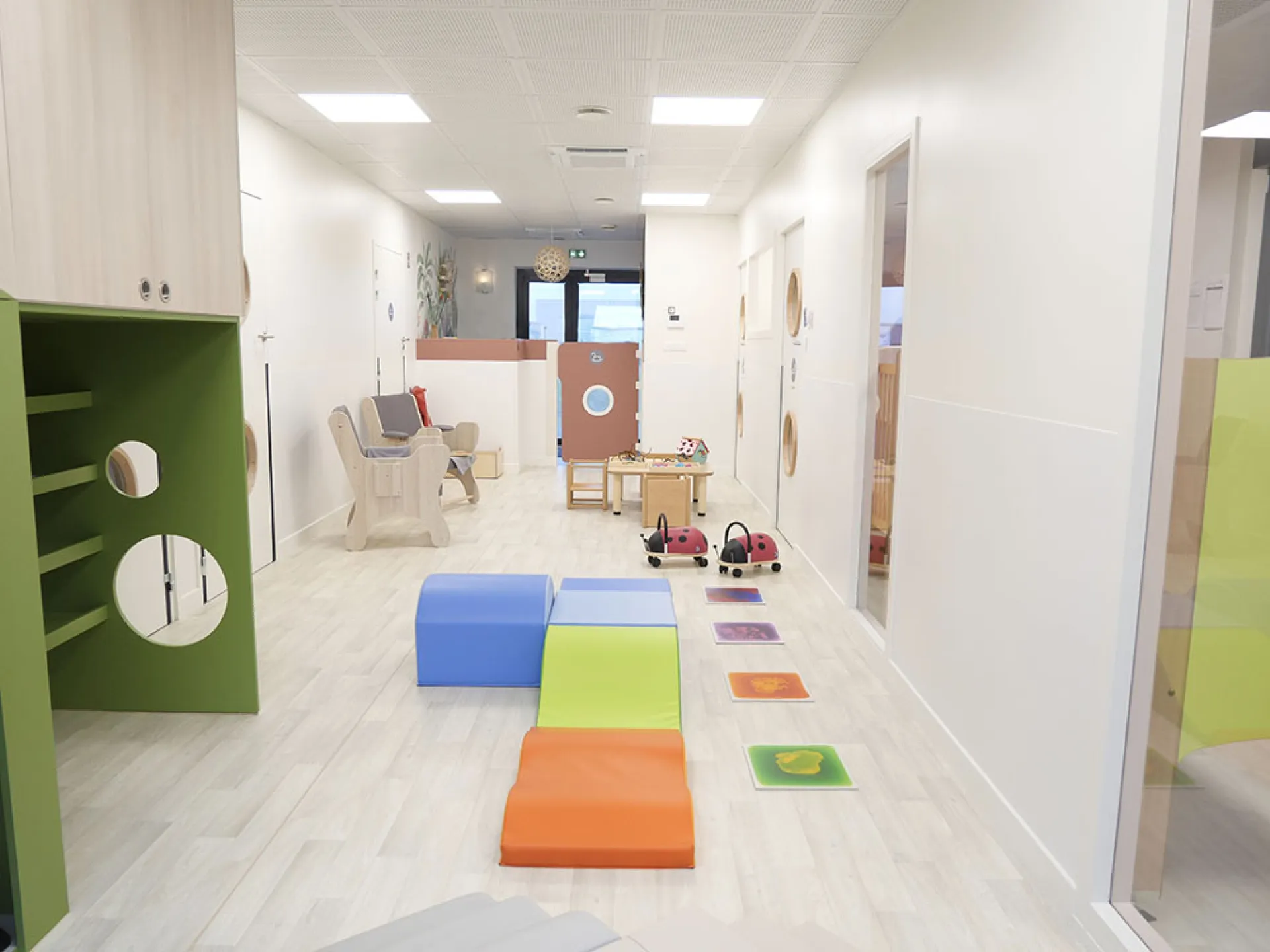 creche-saint-laurent-blangy-la-planete-des-enfants-people-and-baby-2