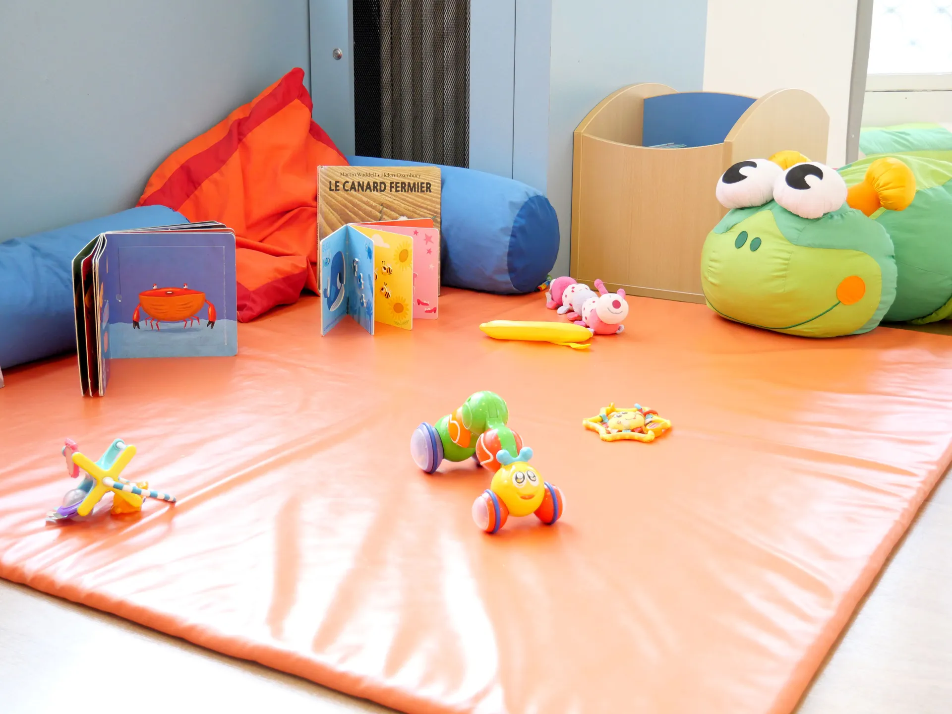 creche-paris-plumetis-people-and-baby-2