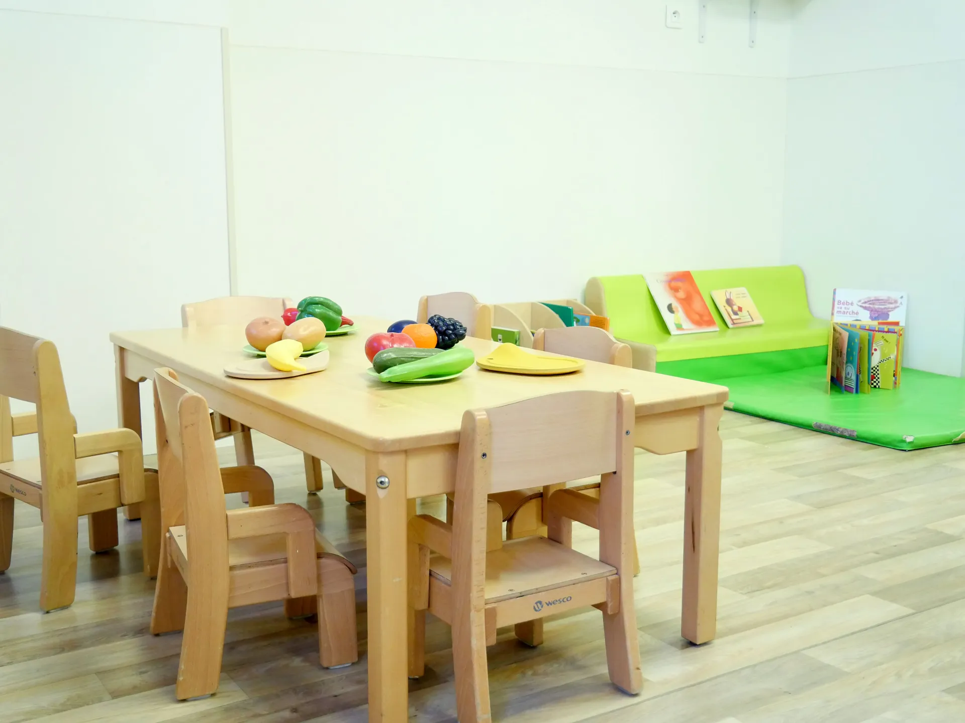 creche-paris-rubis-people-and-baby-1