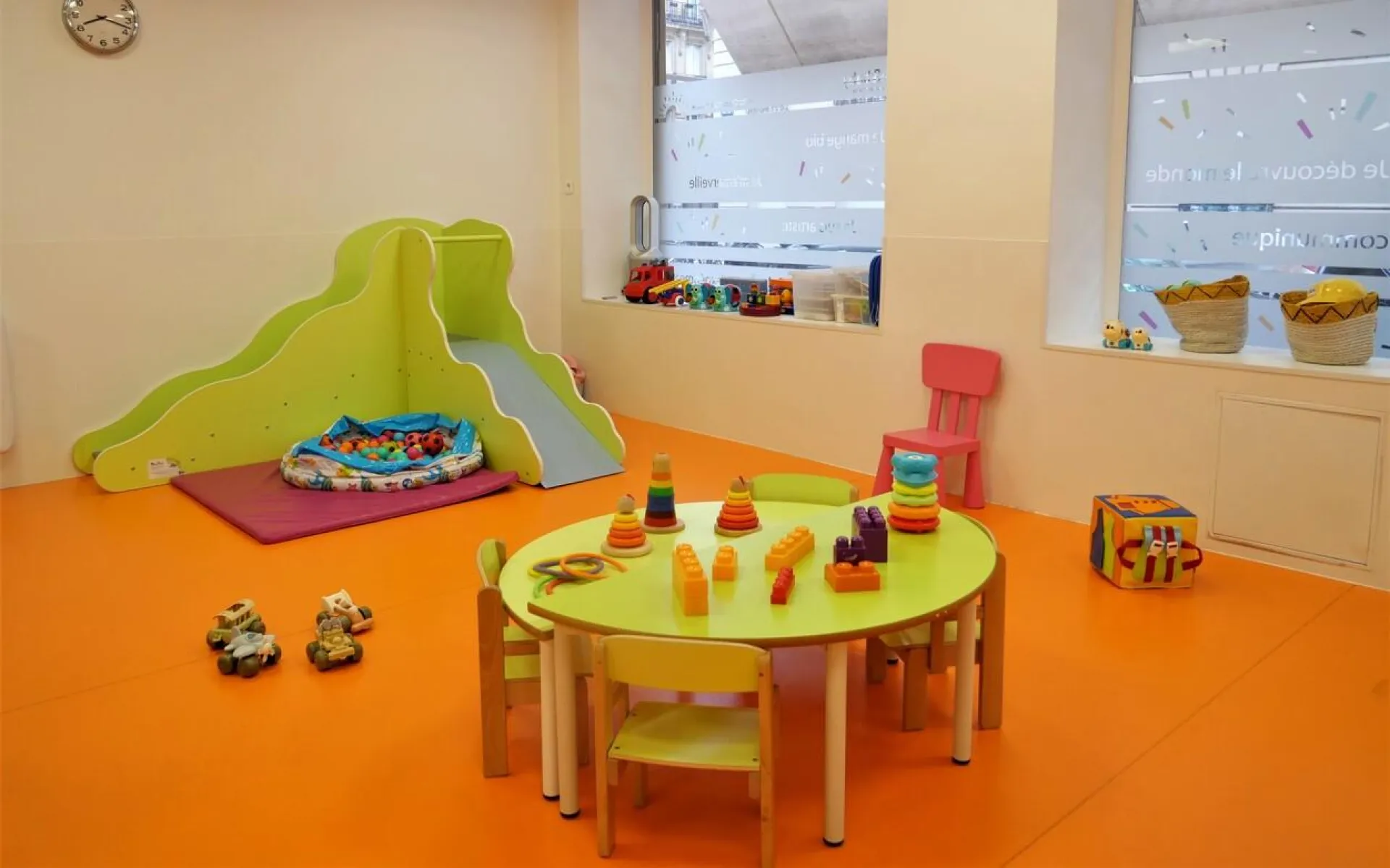 creche-paris-cactus-people-and-baby-1