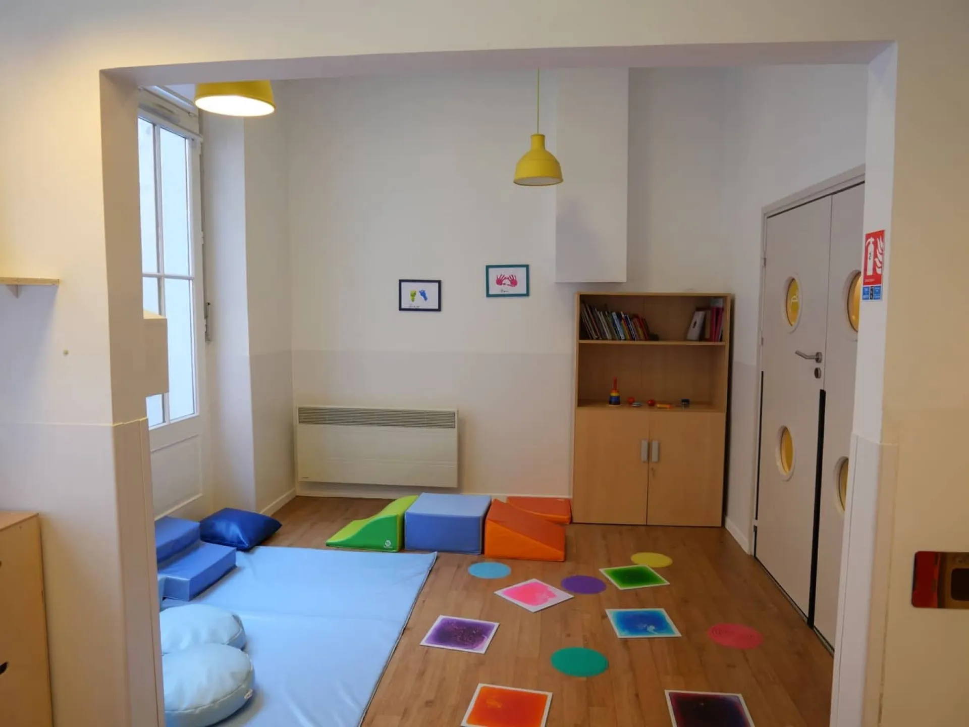 creche-lyon-chat-perche-people-baby-1