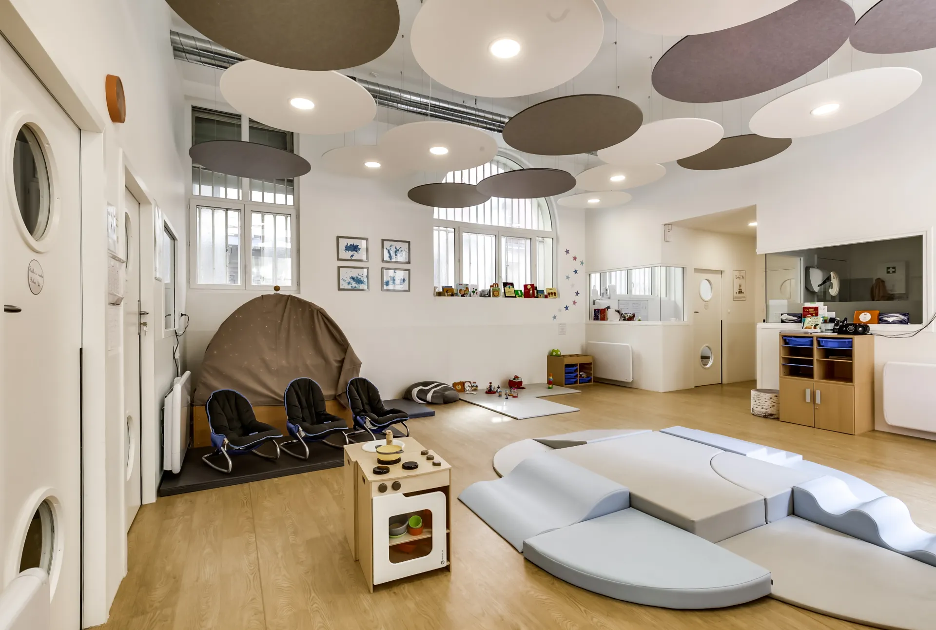 creche-lyon-la-belle-cour-1-people-baby-2
