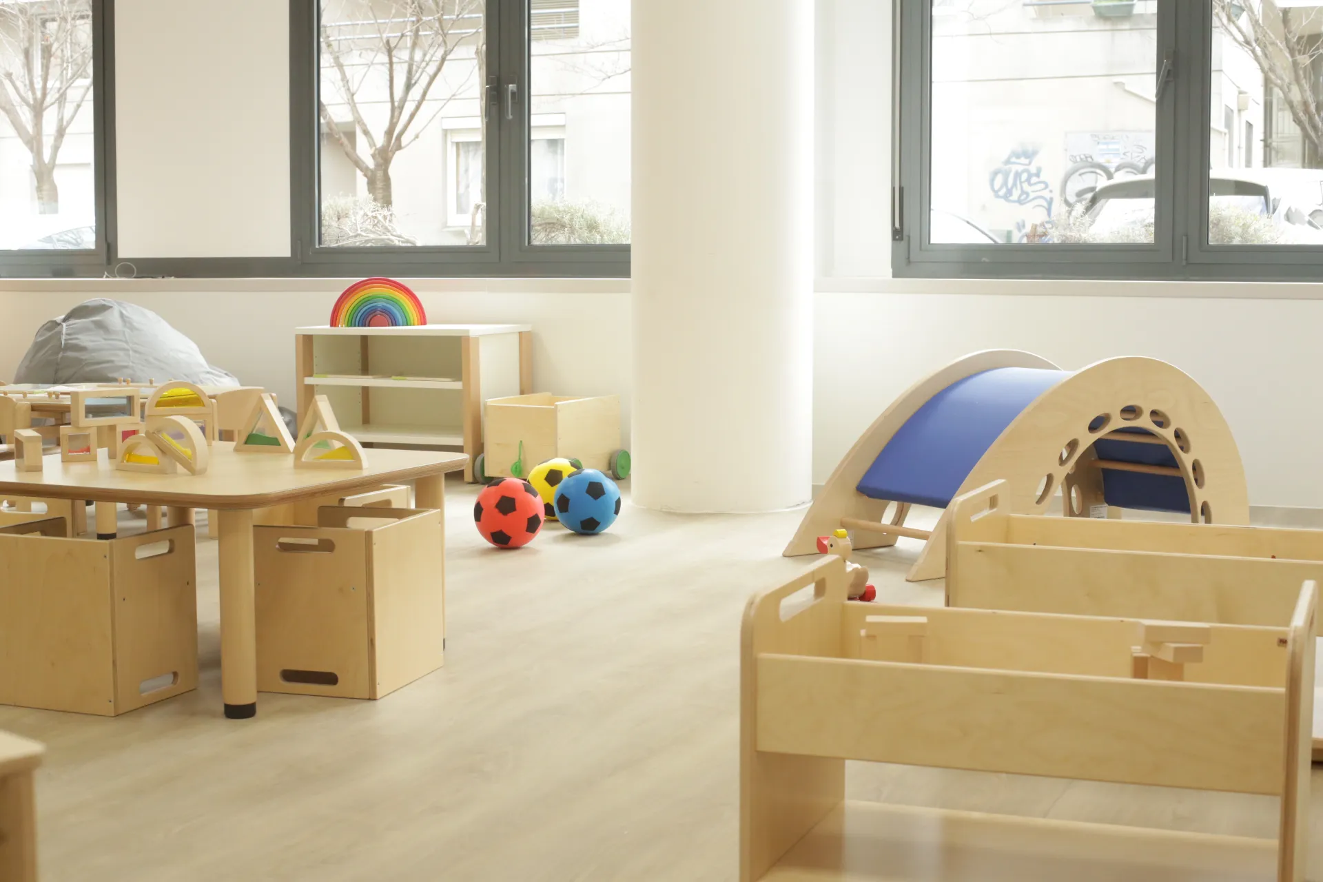 creche-lyon-charlie-chaplin-people-baby-2