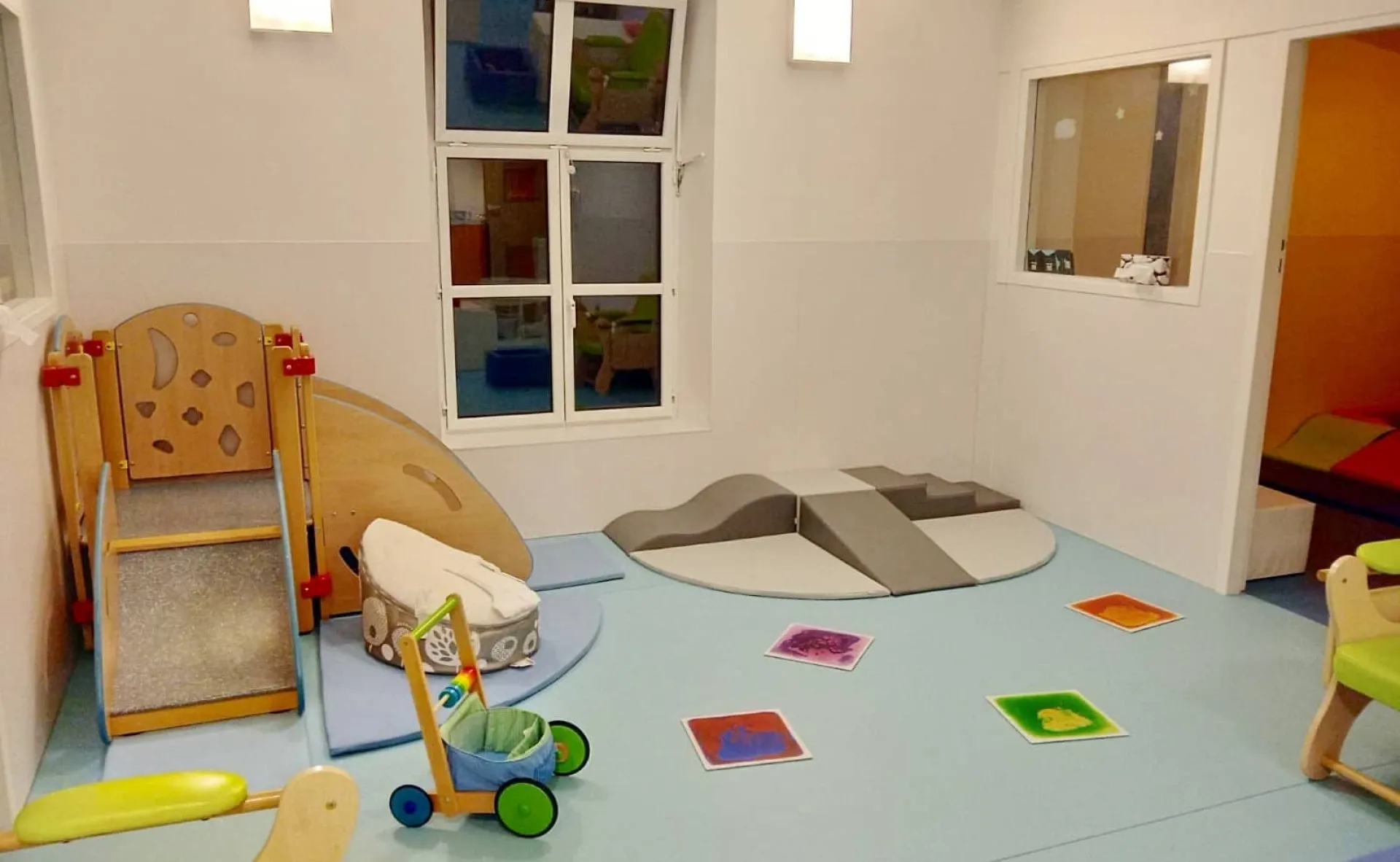 creche-le-mesnil-saint-denis-les-mesniloups-de-bourg-people-baby-2