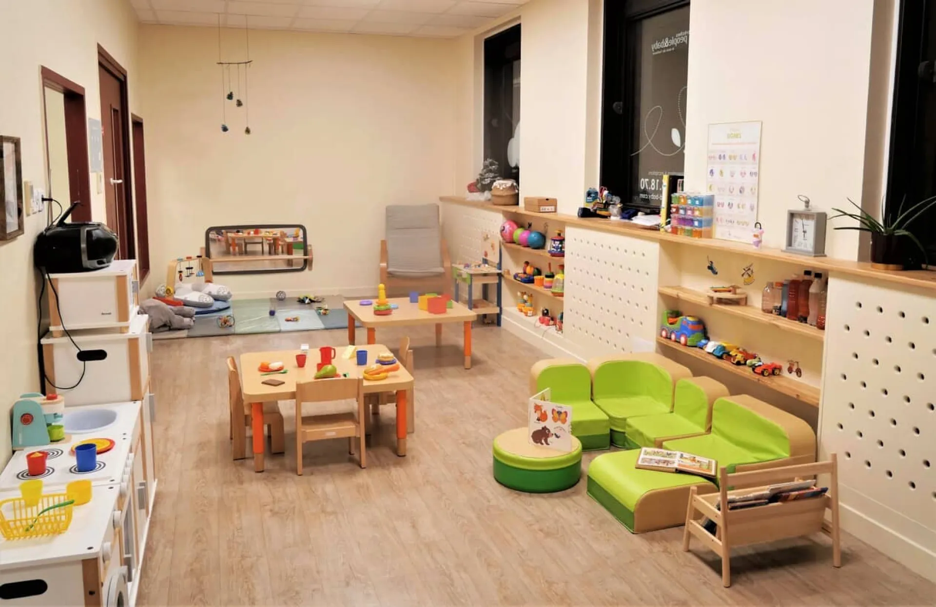 creche-plaisir-aloes-people-and-baby-1