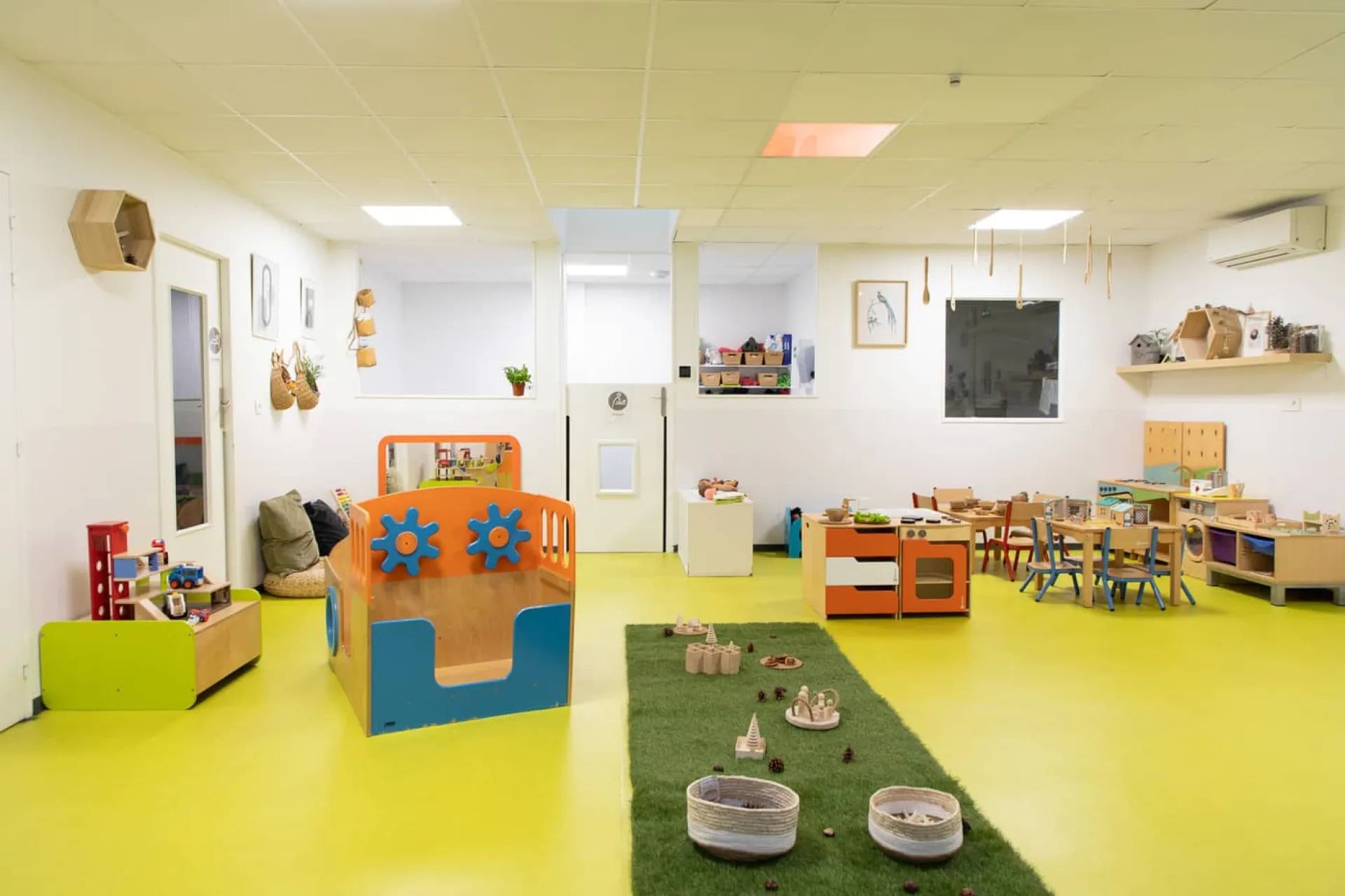 creche-patachou-la-garenne-colombe-people-and-baby-2