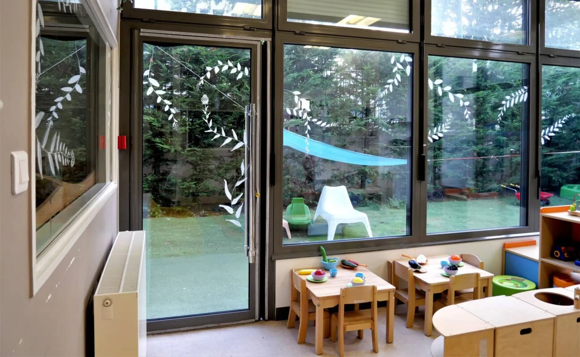 creche-chavlle-les-petits-bois-people-and-baby-2