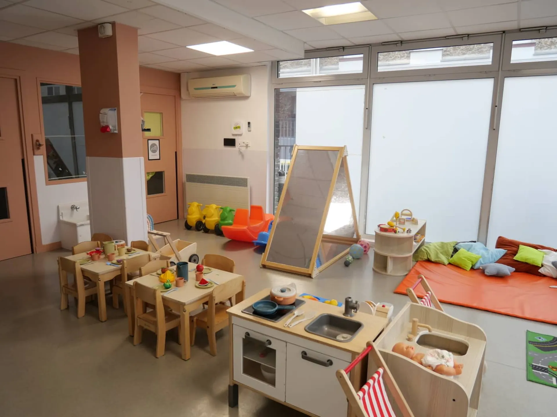 creche-pantin-pinocchio-jeux-people-baby-1
