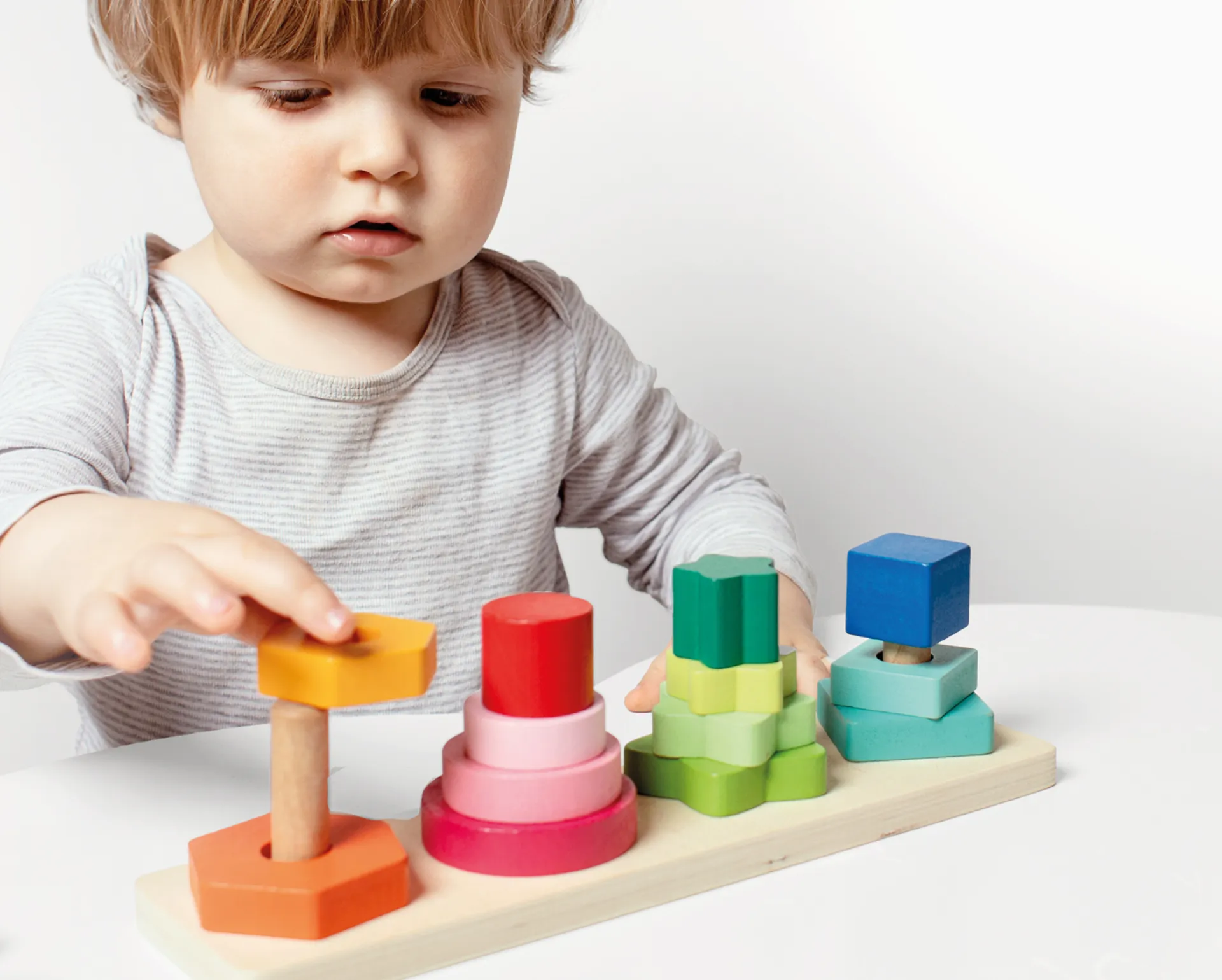 bebe-jeu-en-bois-couleur