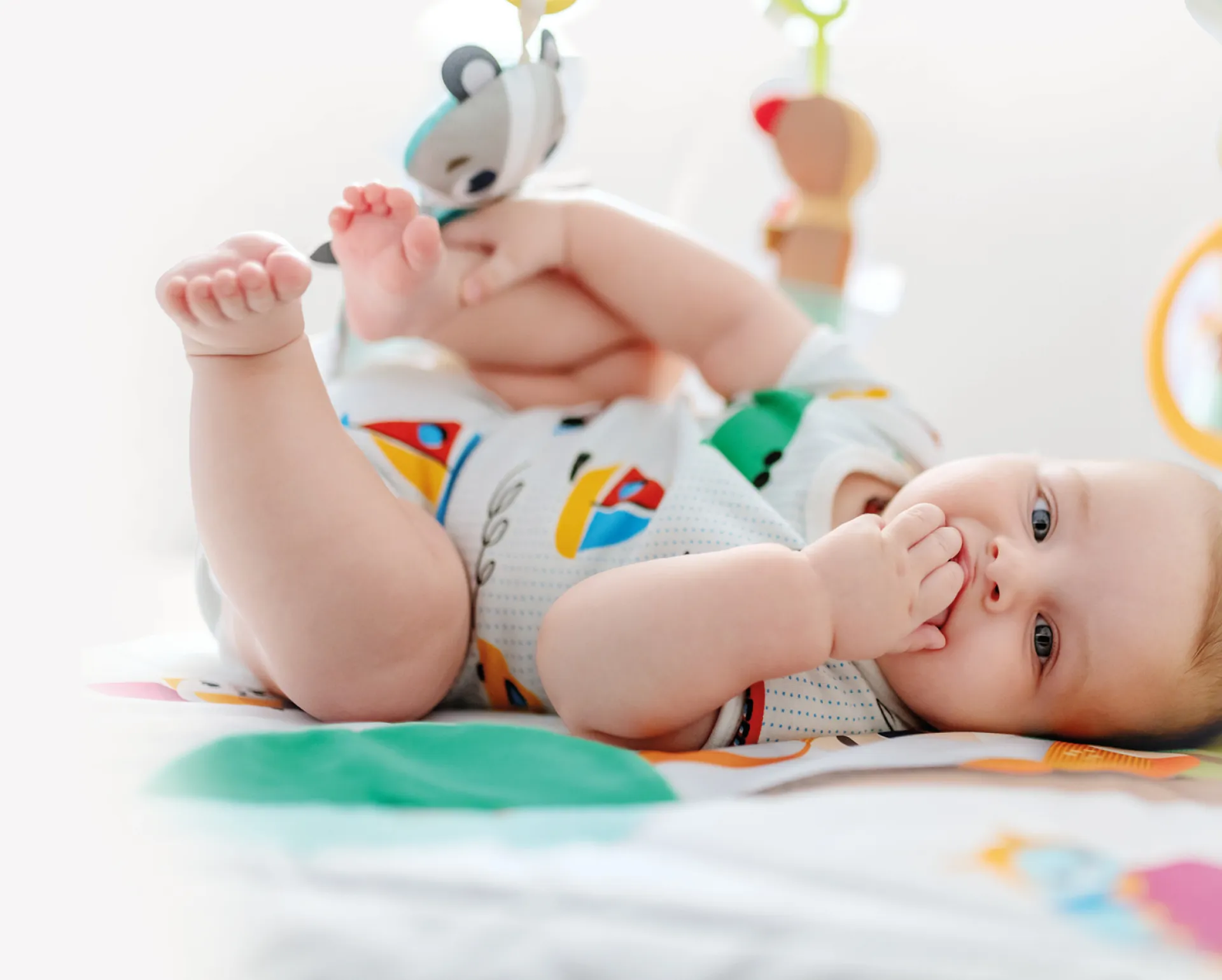 bebe-tapis-eveil