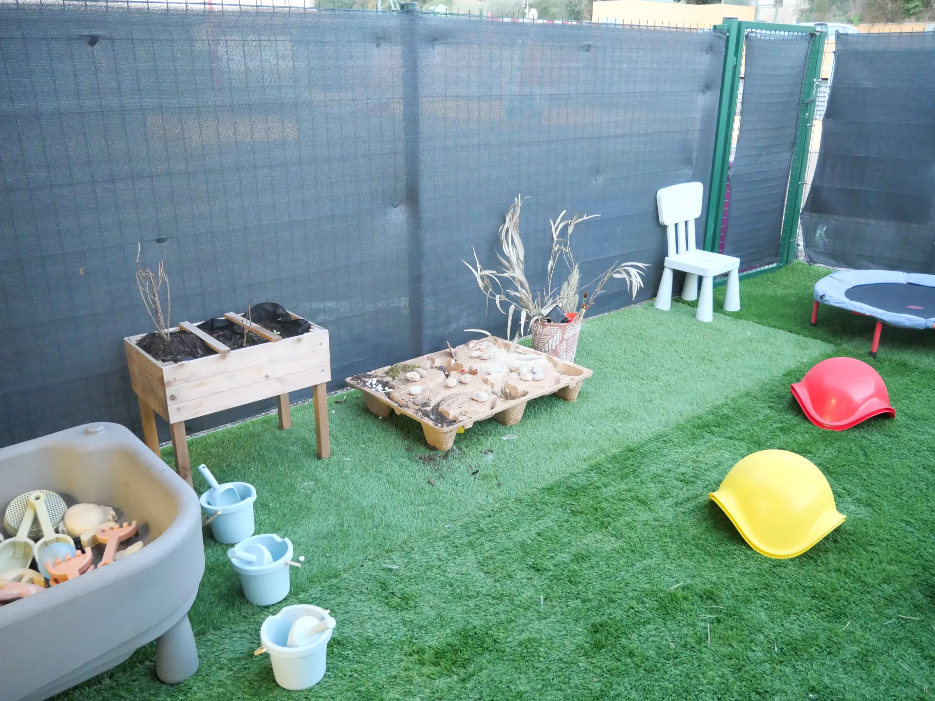 creche-mougins-opaline-people-and-baby-2