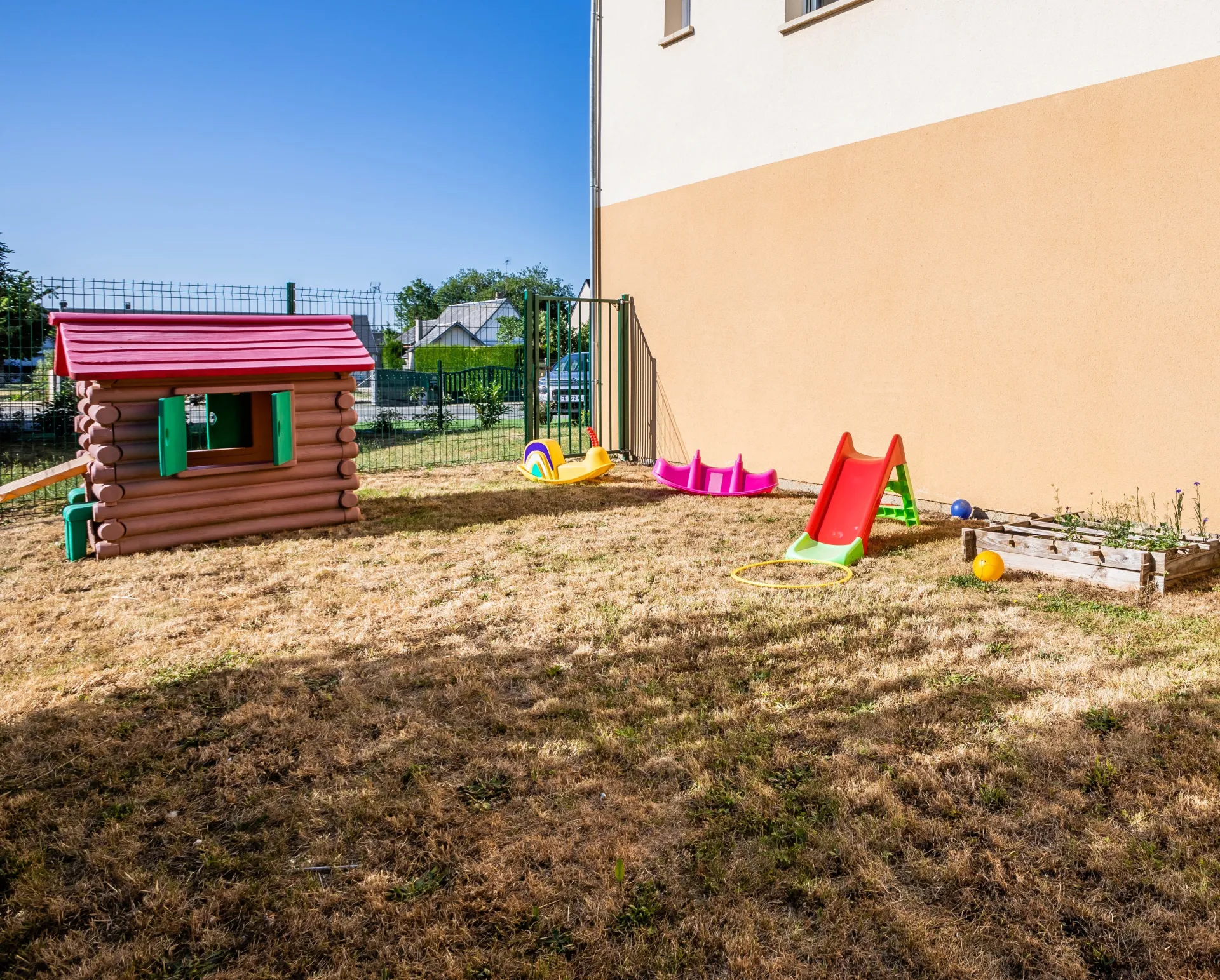 peopleandbaby-creche-saint-sebastien-de-morsent-solh-2