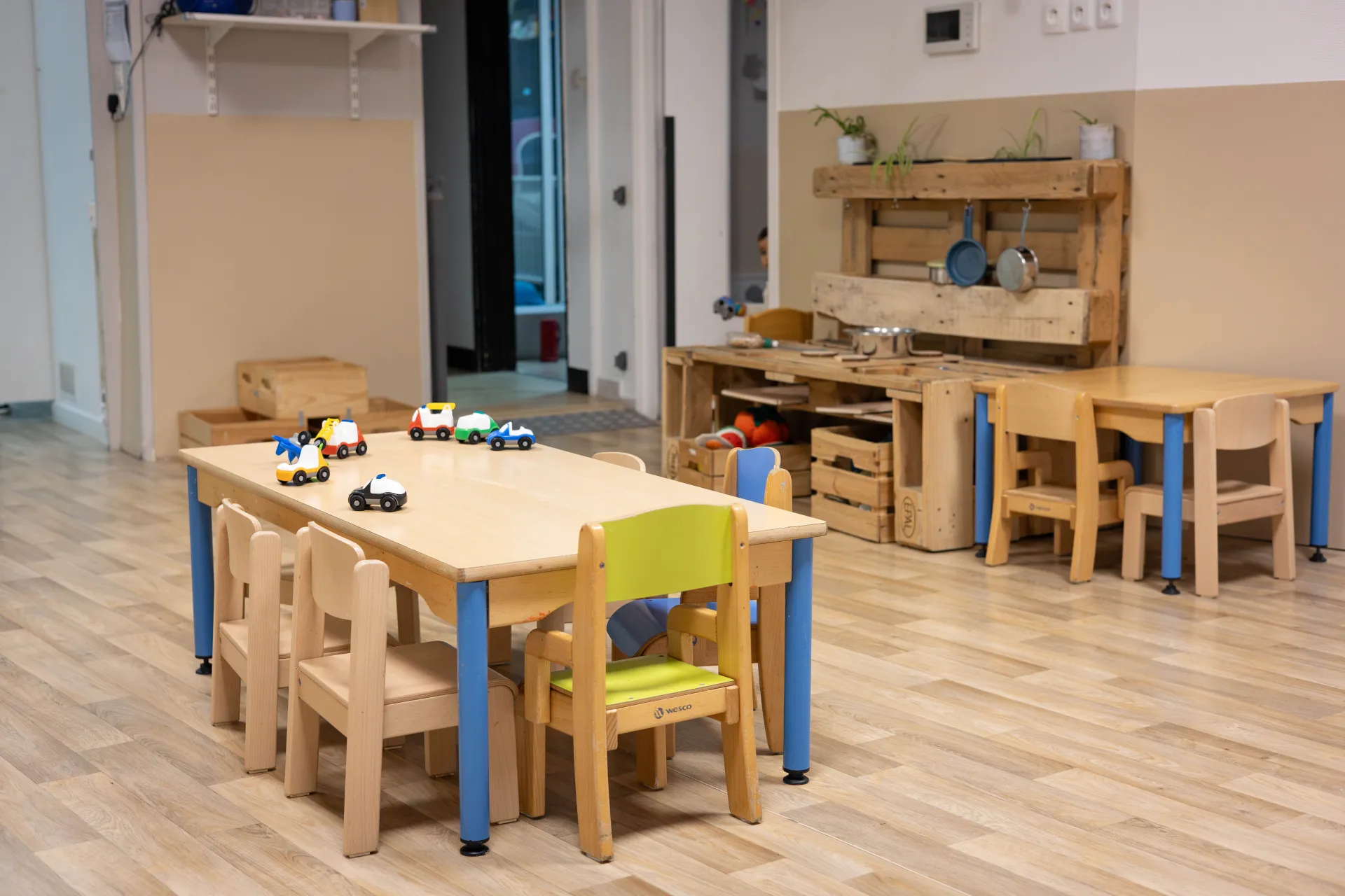 creche-royaume-petit-lutin-lille-people-and-baby-2