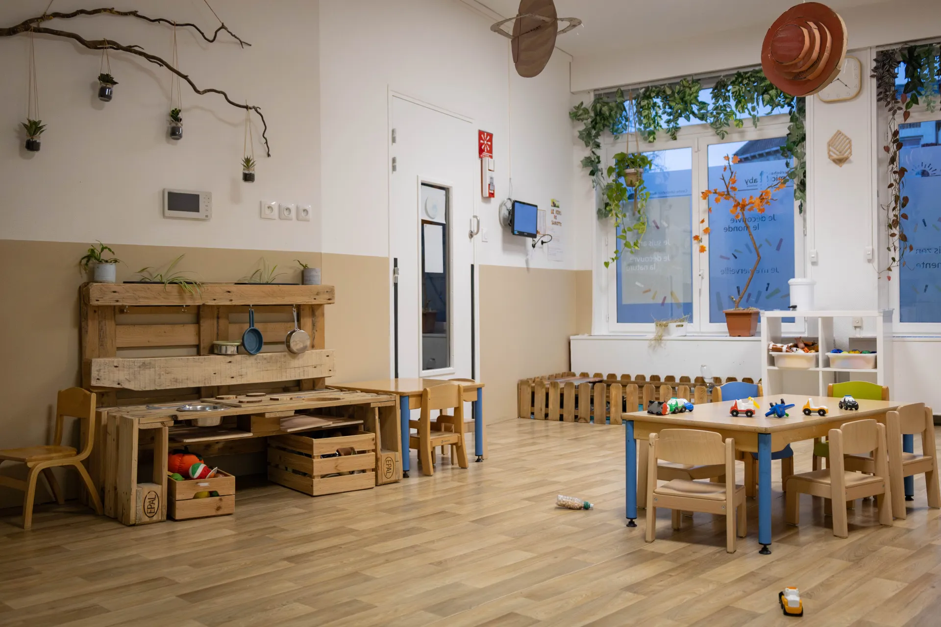 creche-royaume-petit-lutin-lille-people-and-baby-3