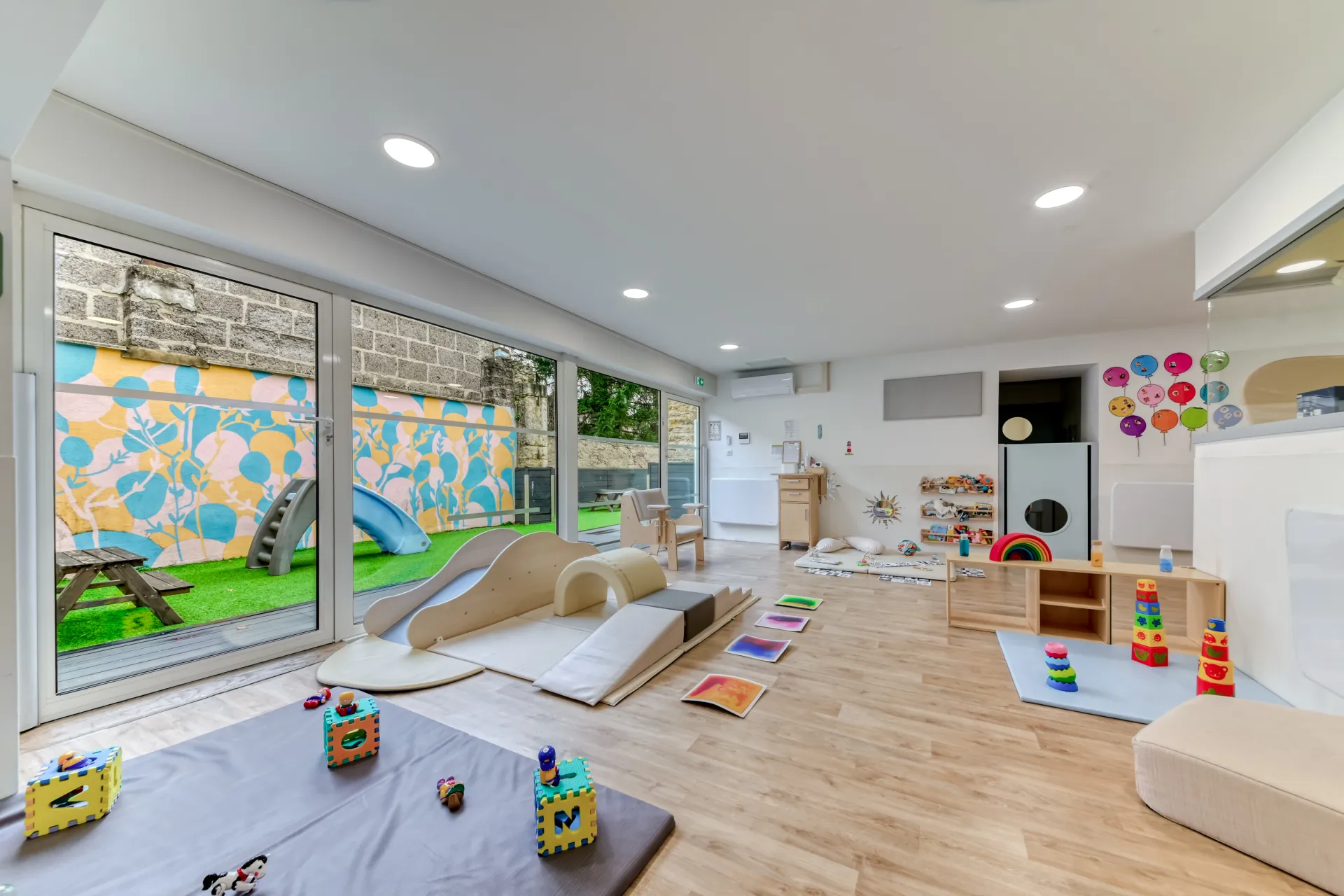 creche-69_champagneaumontd-or_bullesdor-peopleandbaby-10