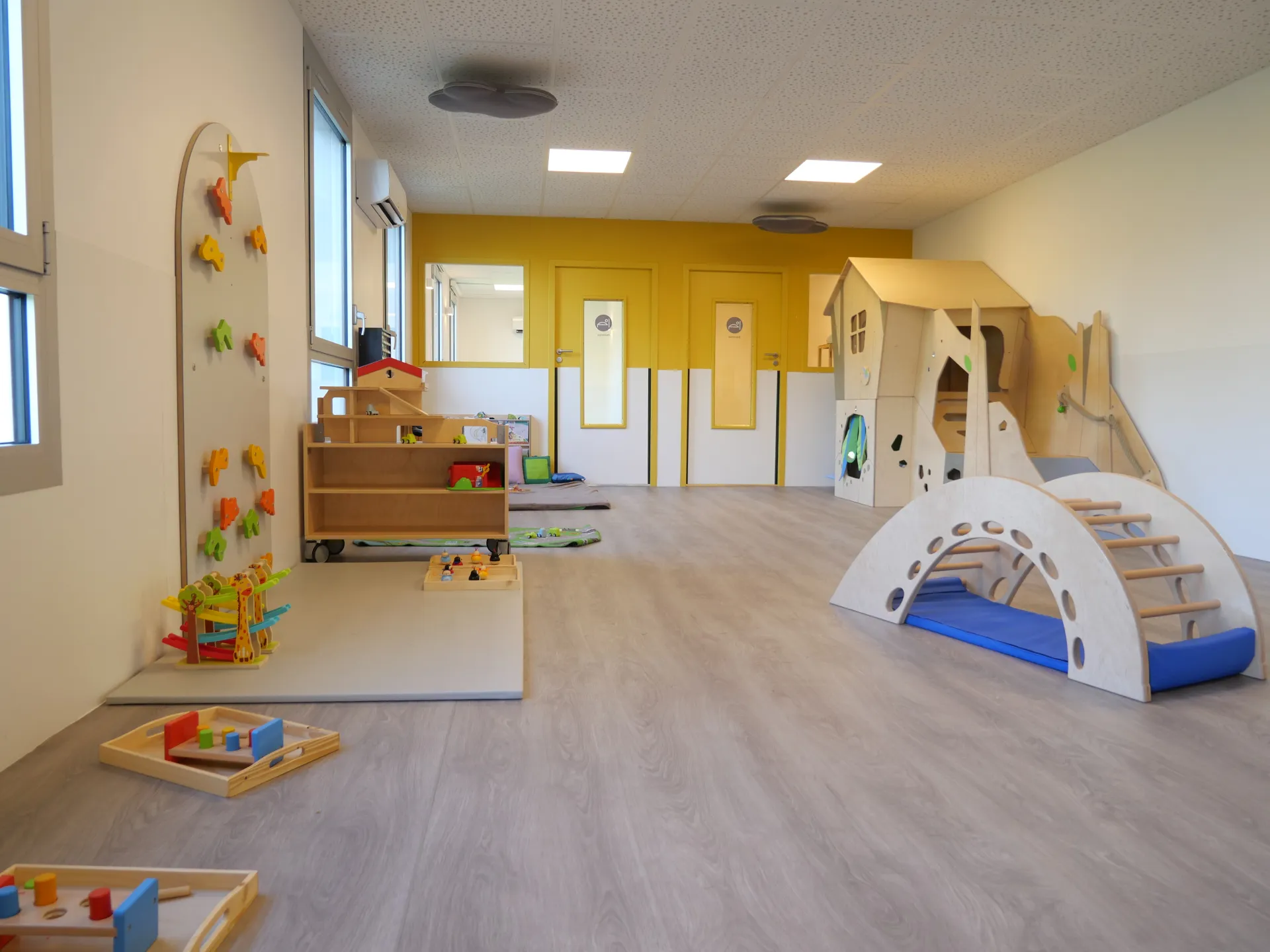 creche-arles-les-ptits-flamants-people-and-baby-1