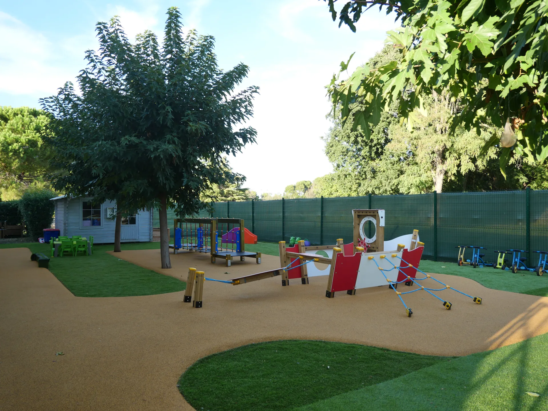 creche-arles-les-ptits-flamants-people-and-baby-2