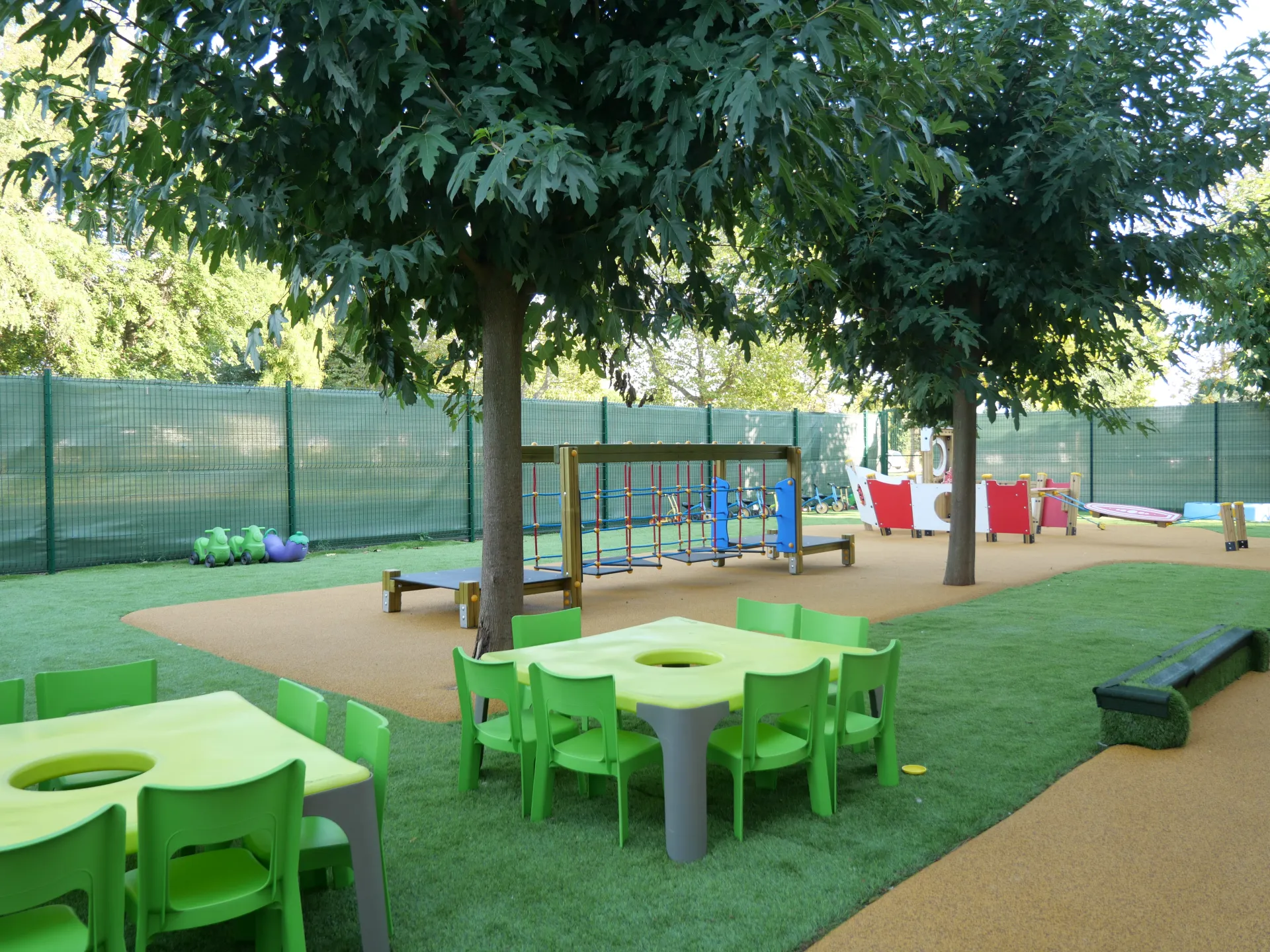 creche-arles-les-ptits-flamants-people-and-baby-4