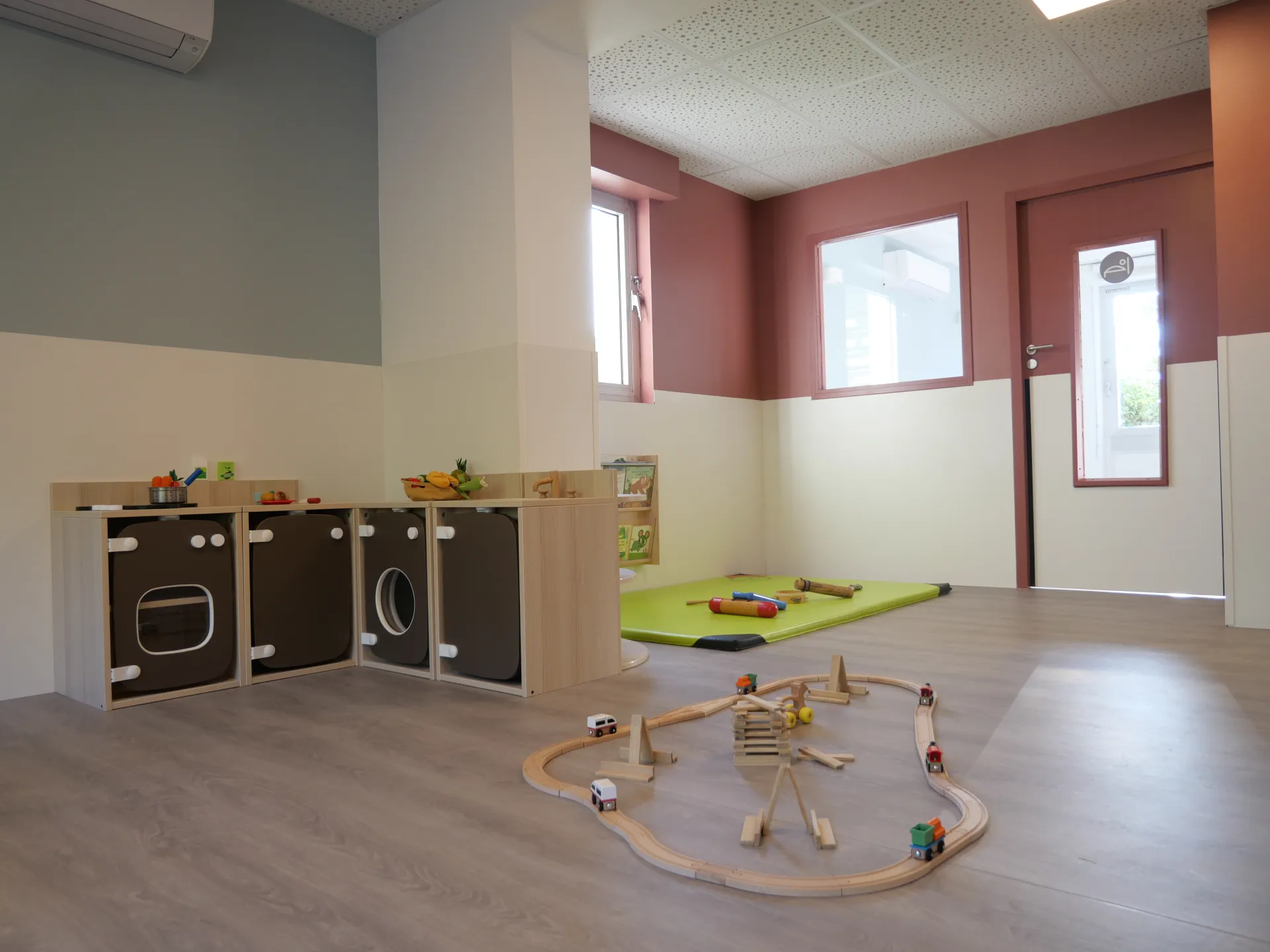 creche-arles-les-ptits-flamants-people-and-baby-5
