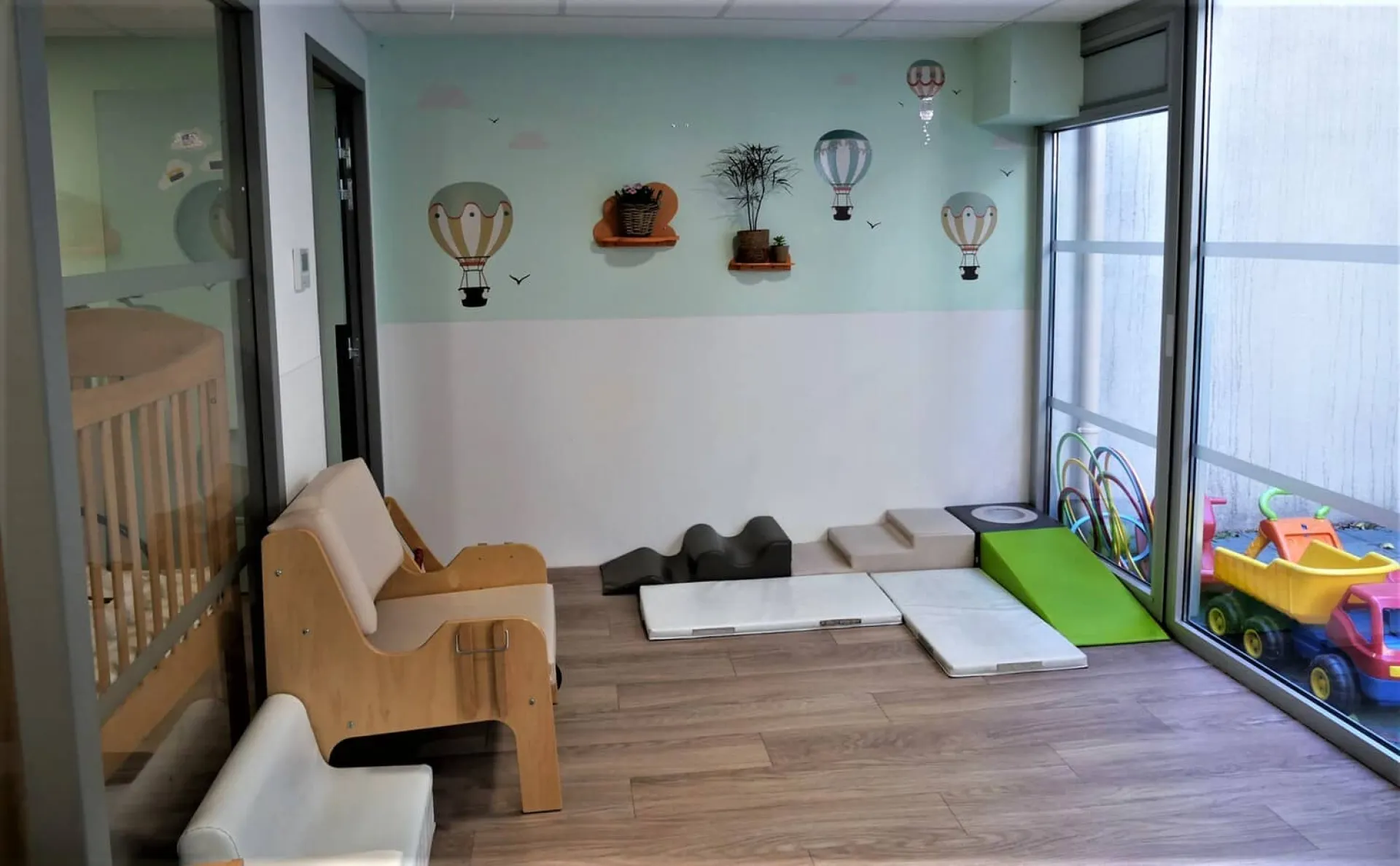 creche-marseille-amandine-et-grenadine-people-and-baby-2