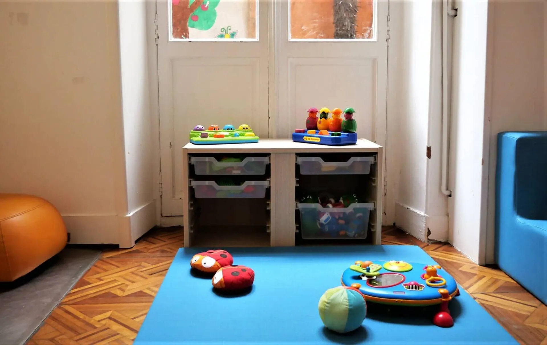 creche-marseille-amandine-et-grenadine-people-and-baby-2