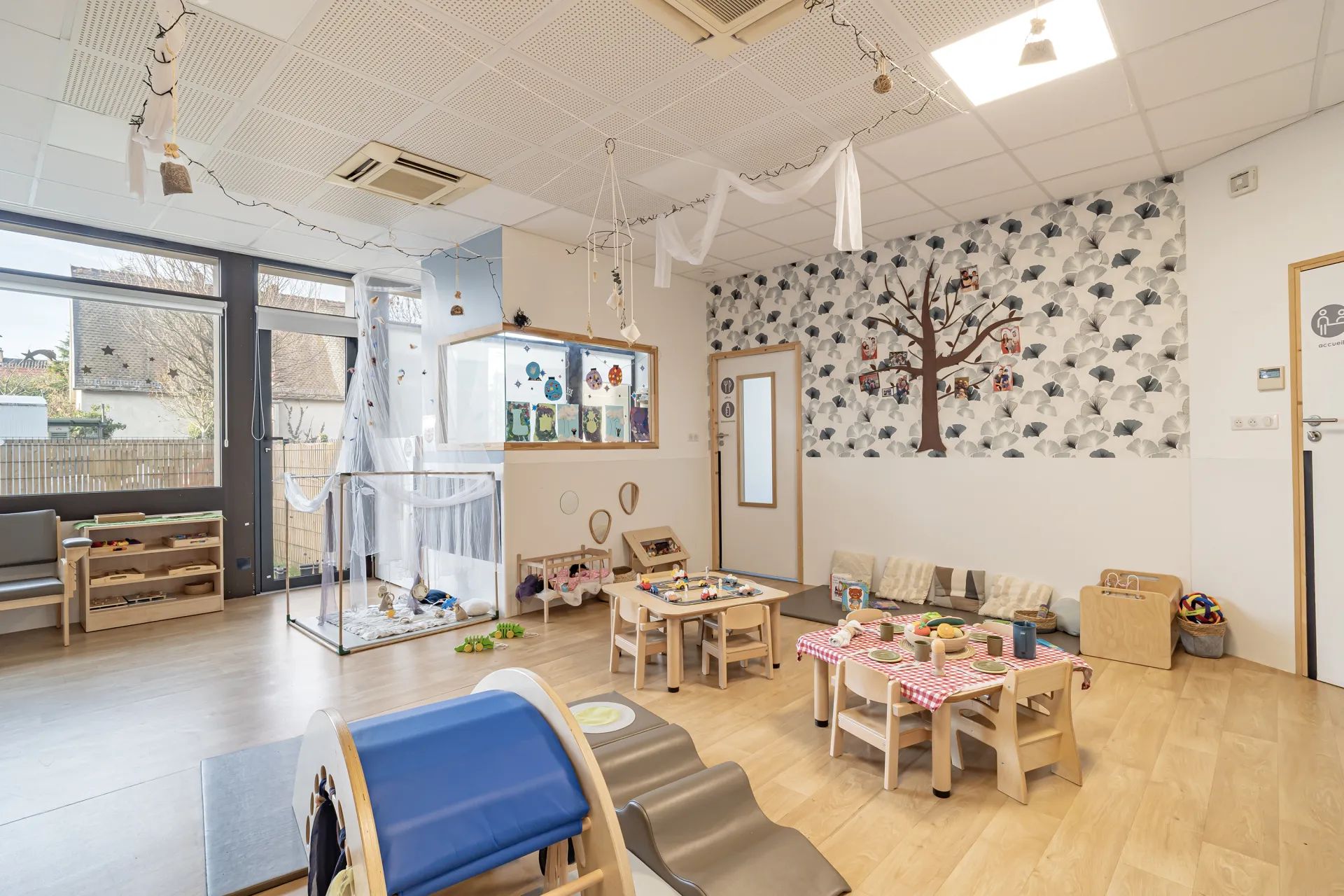 creche-67_ostwald_ginkgo10-ostwald-peopleandbaby-5