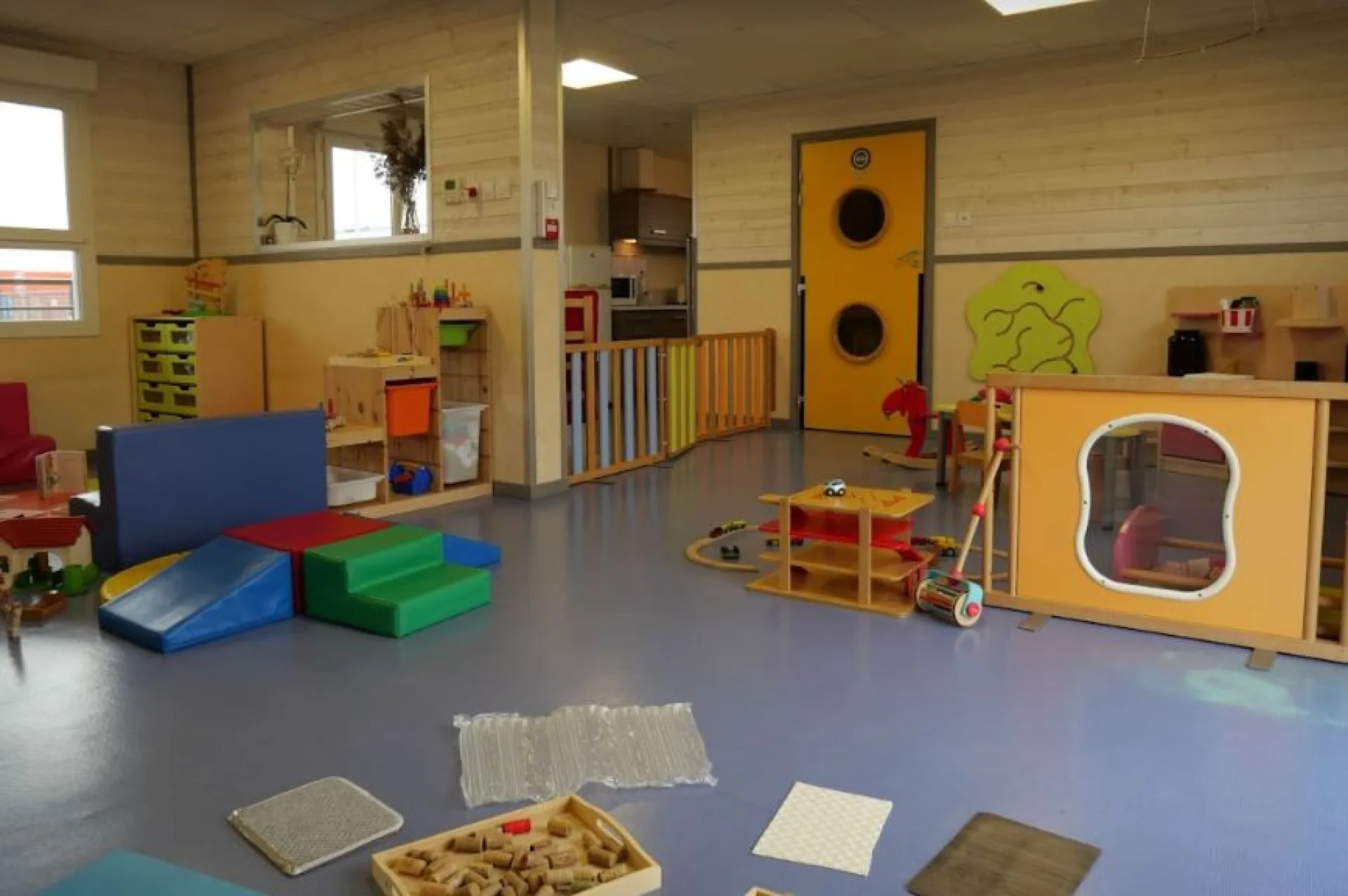 creche-aiserey-les-loupiots-people-baby-3