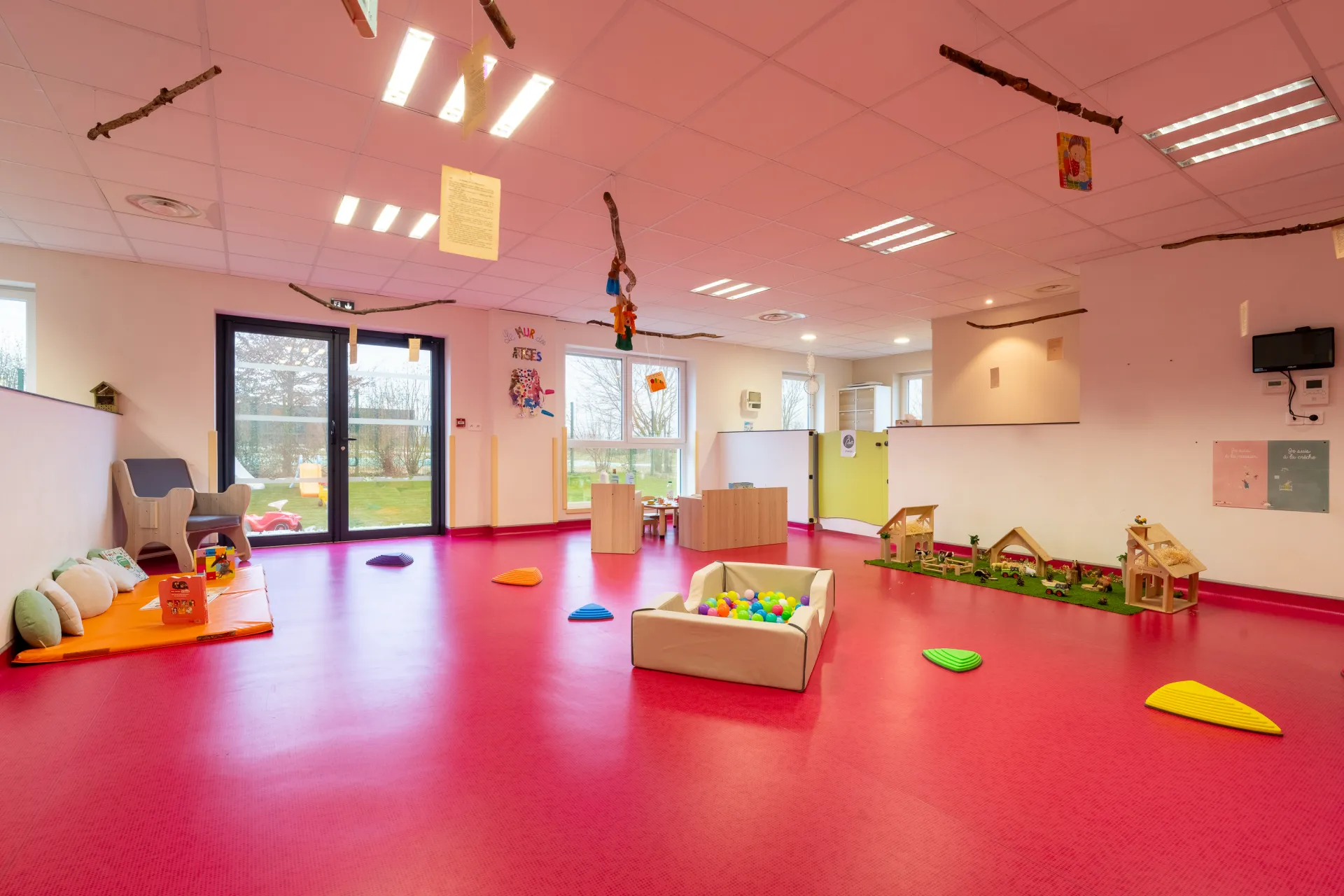 creche-62_saintlaurentblangy_laplanEtedesenfants-peopleandbaby-2