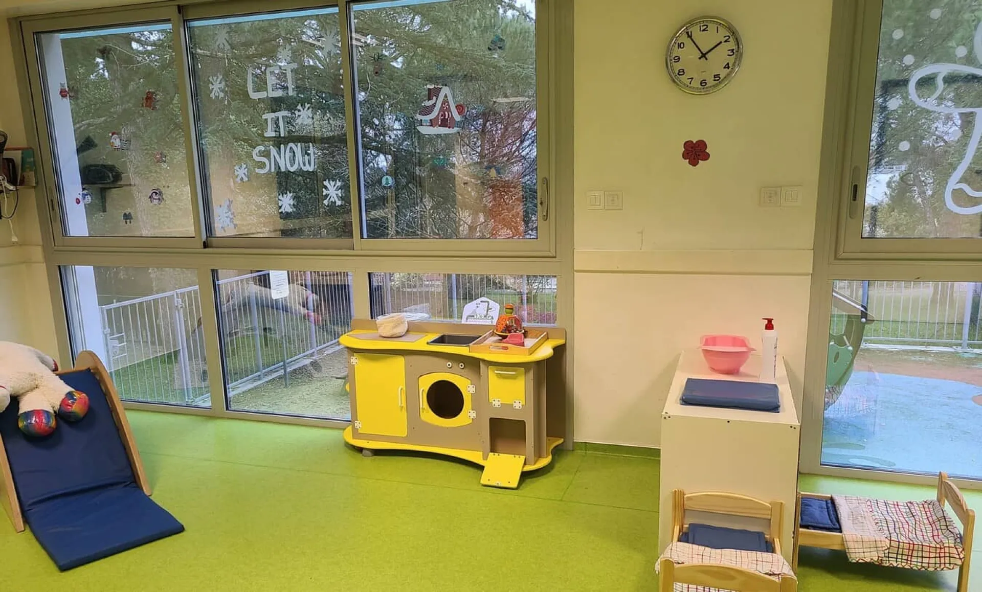 creche-artigues-pres-bordeaux-les-reves-bleus-people-baby-2
