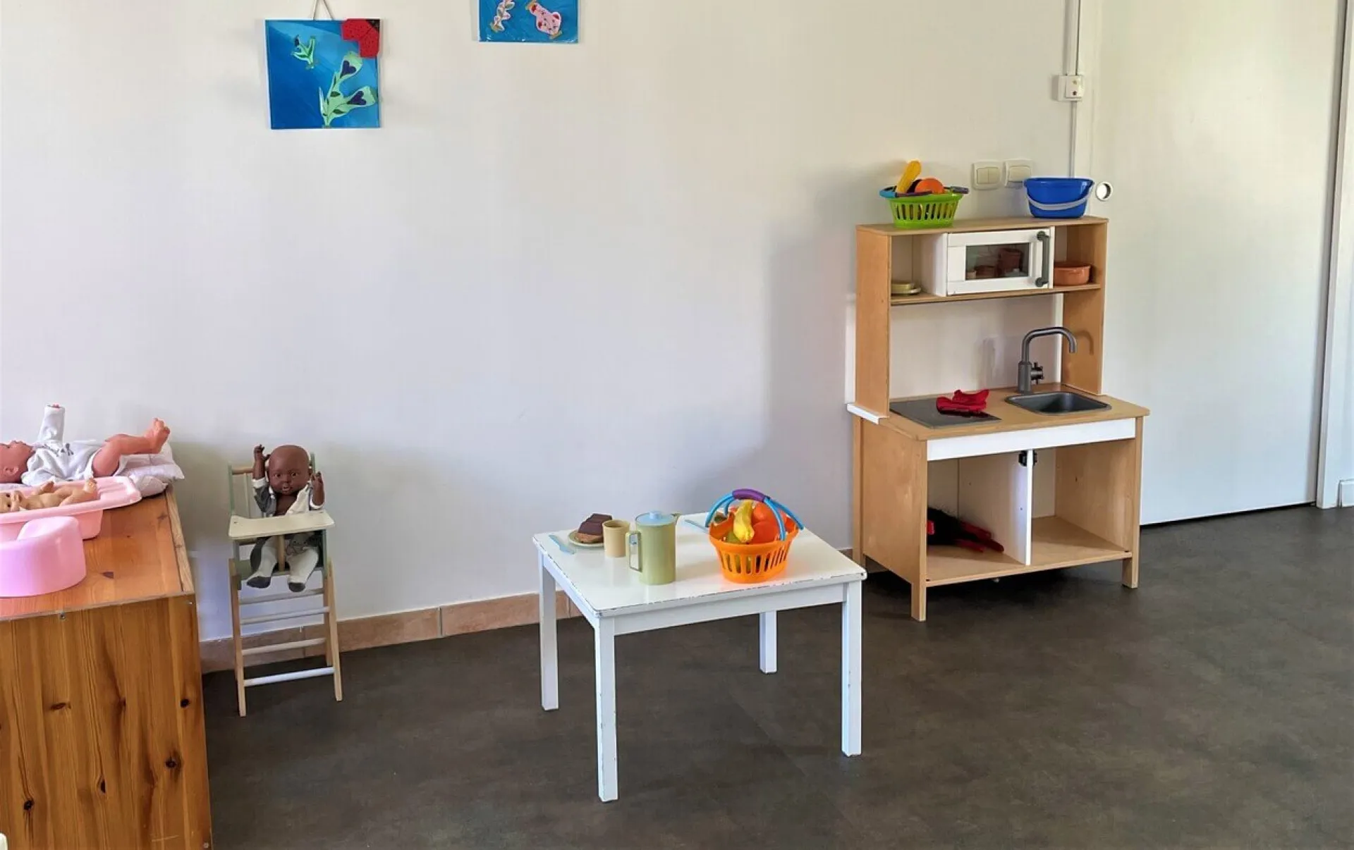 creche-biganos-les-petits-gribouillis-people-and-baby-2