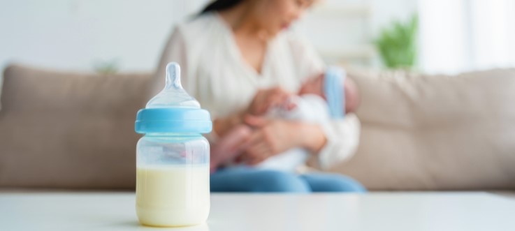 Allaitement_bebe-allaite-accepte-biberon-737X330