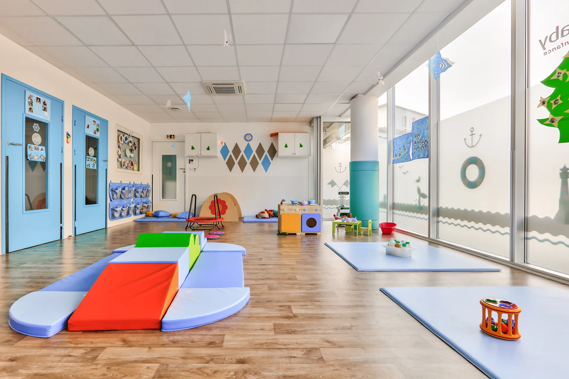 peopleandbaby-creche-bordeaux-tourni-quai-2