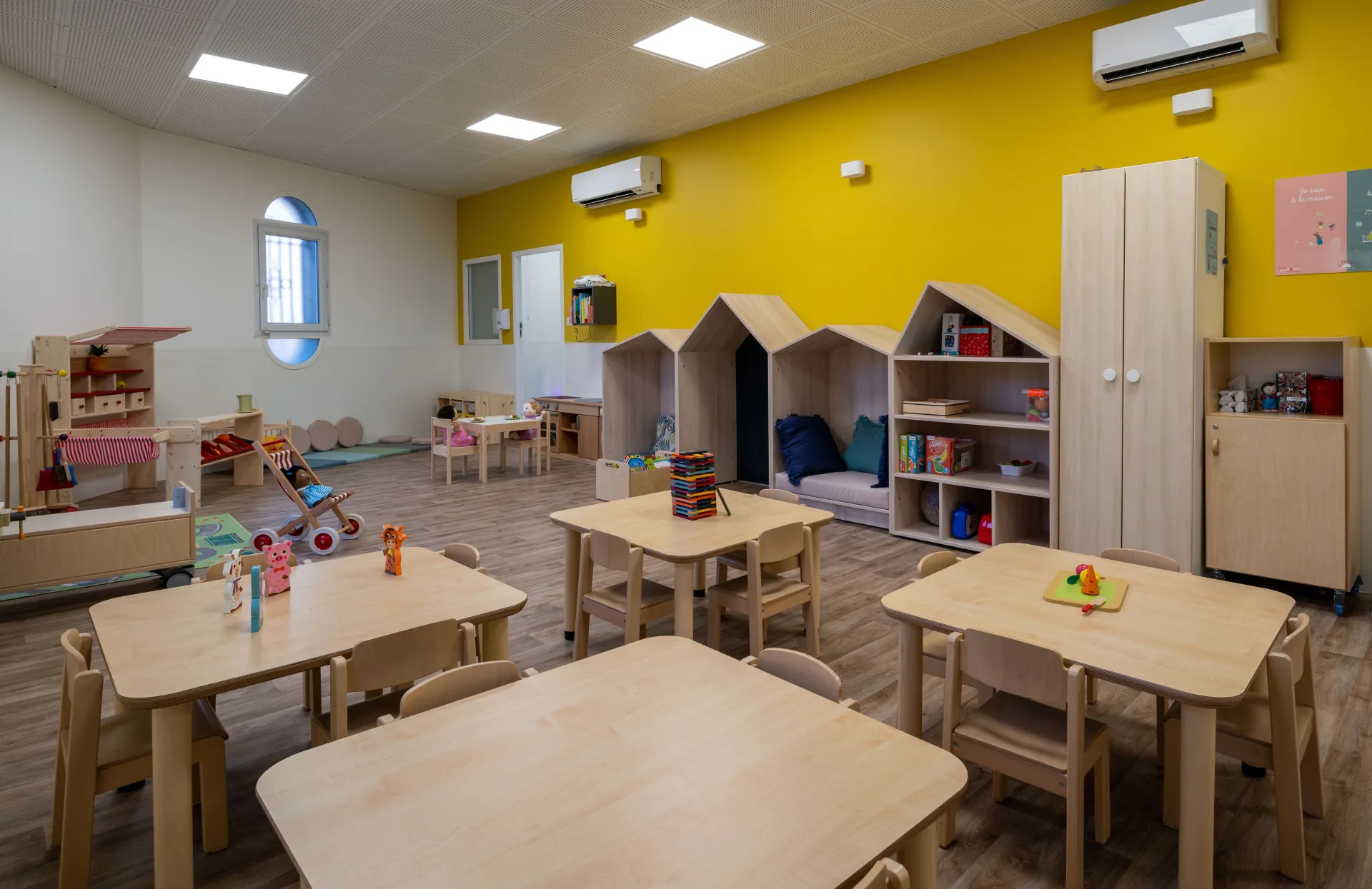 creche-bordeaux-lilorev-people-and-baby-3