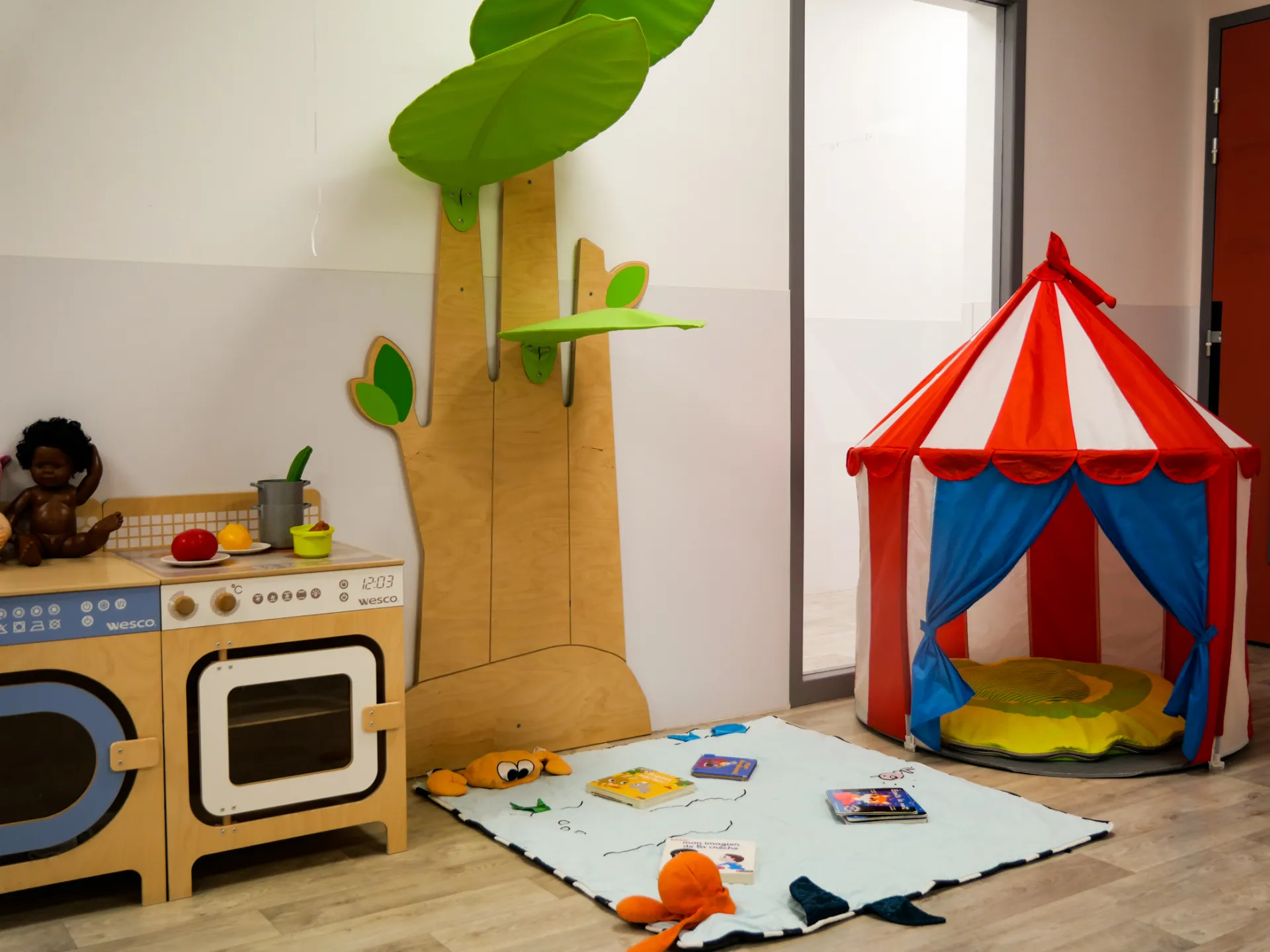 creche-clapiers-carotte-people-and-baby-1