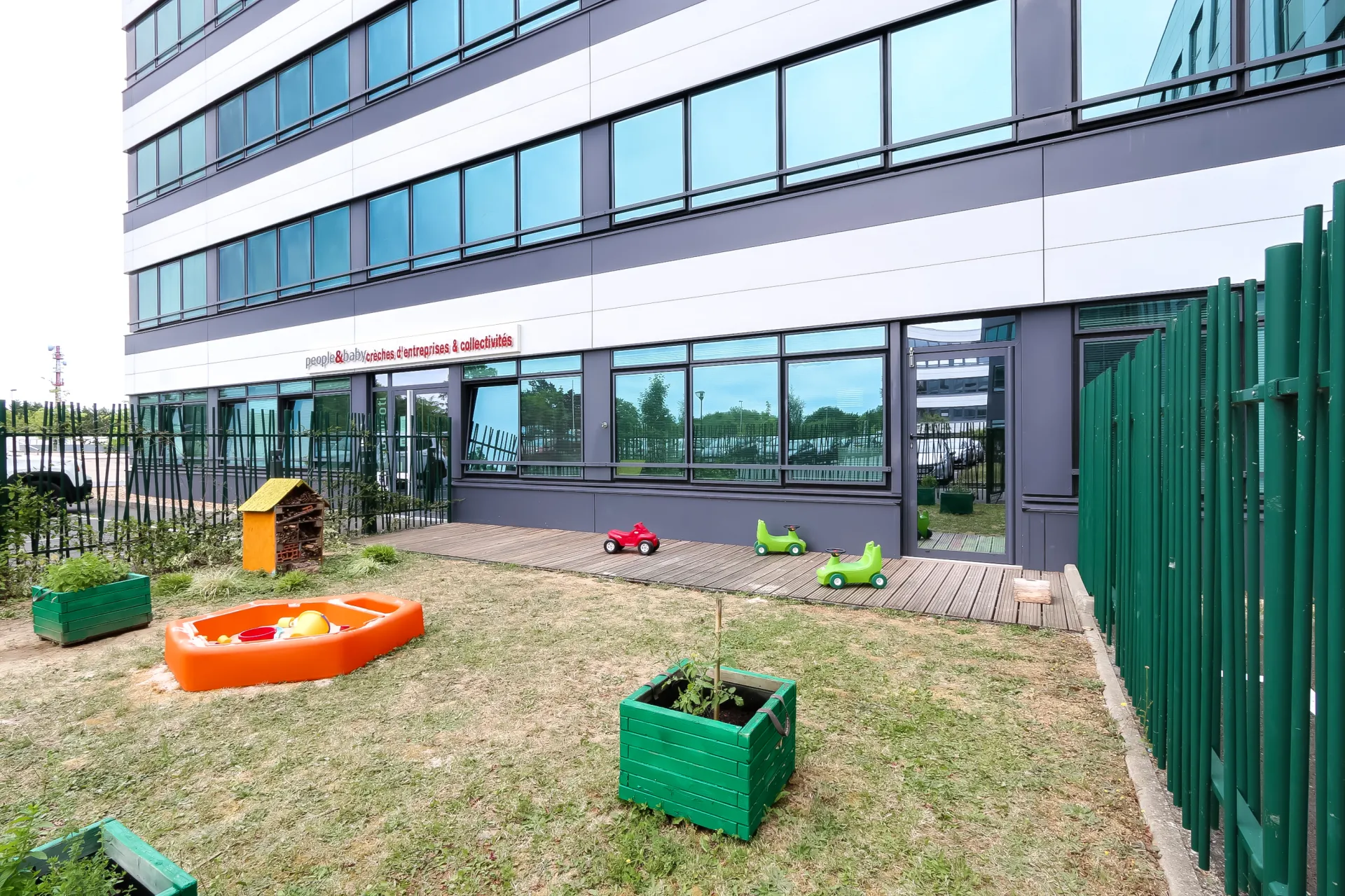 peopleandbaby-creche-tours-tournicoti-3