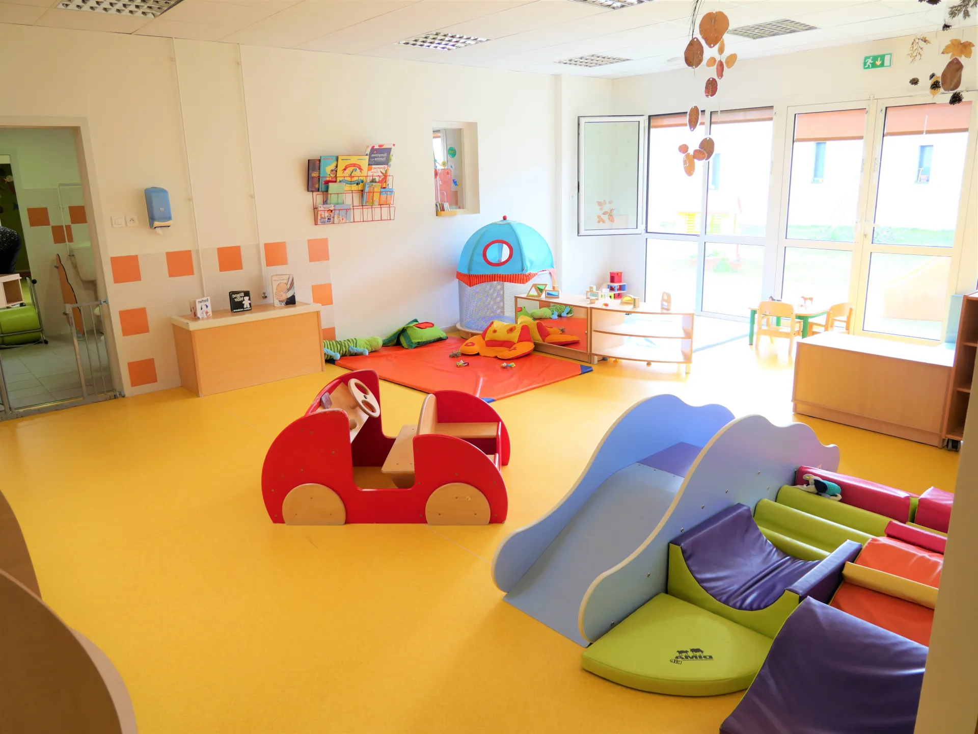 peopleandbaby-creche-veigne-la-passerelle-1