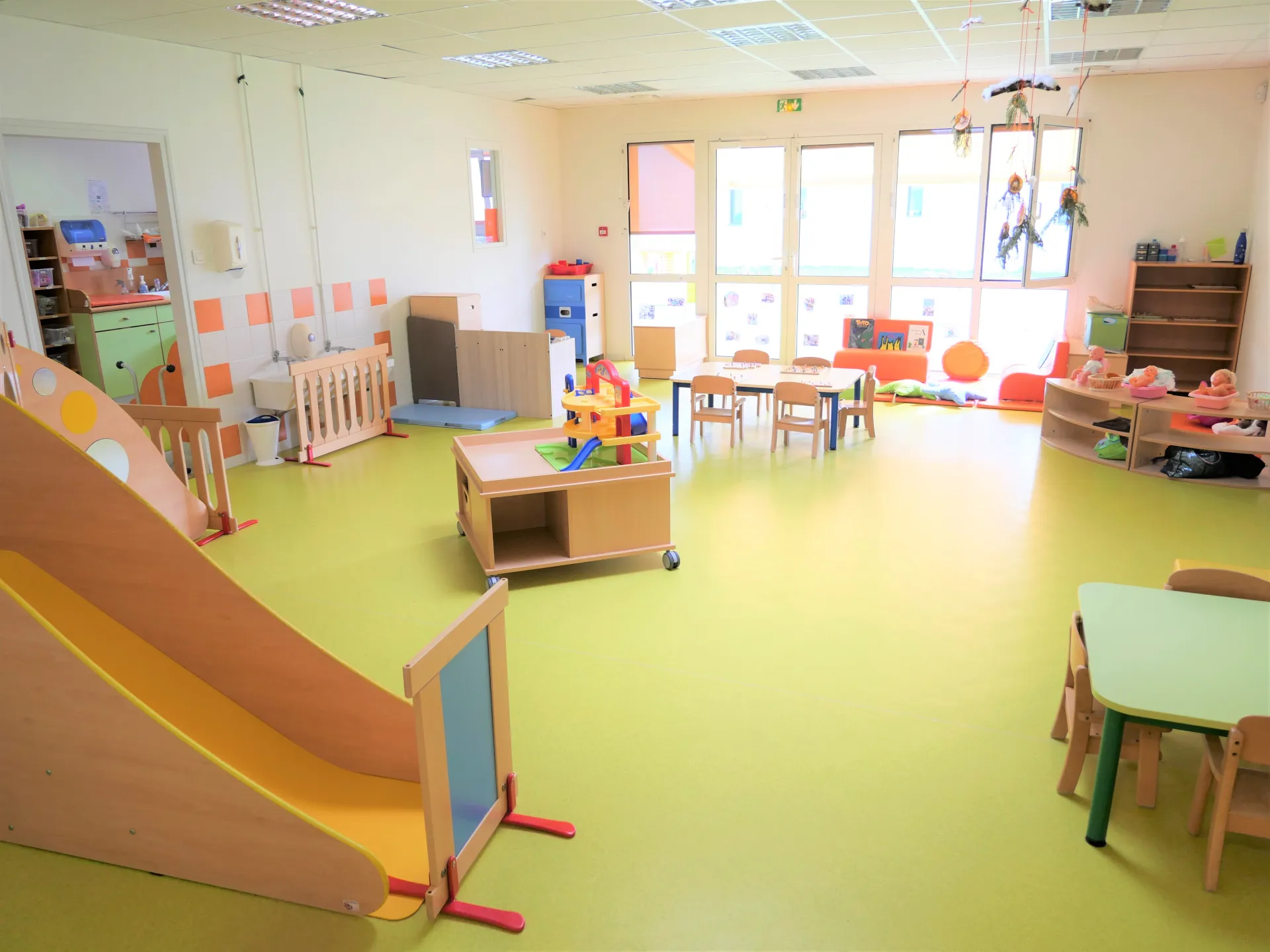 peopleandbaby-creche-veigne-la-passerelle-3