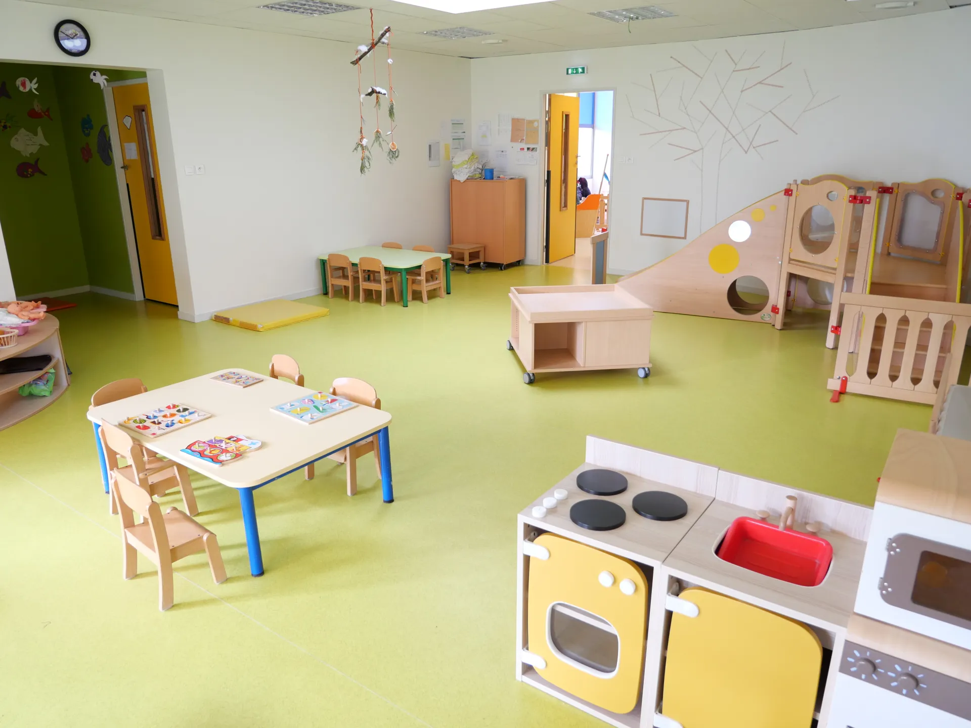 peopleandbaby-creche-veigne-la-passerelle-5