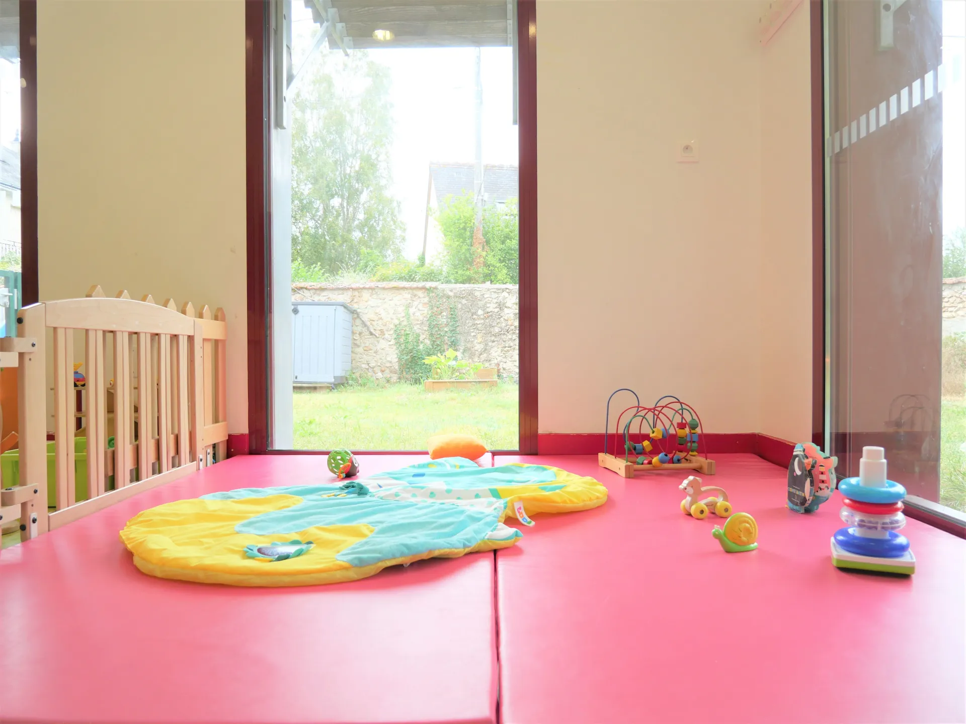 peopleandbaby-creche-veigne-les-petits-malins-3