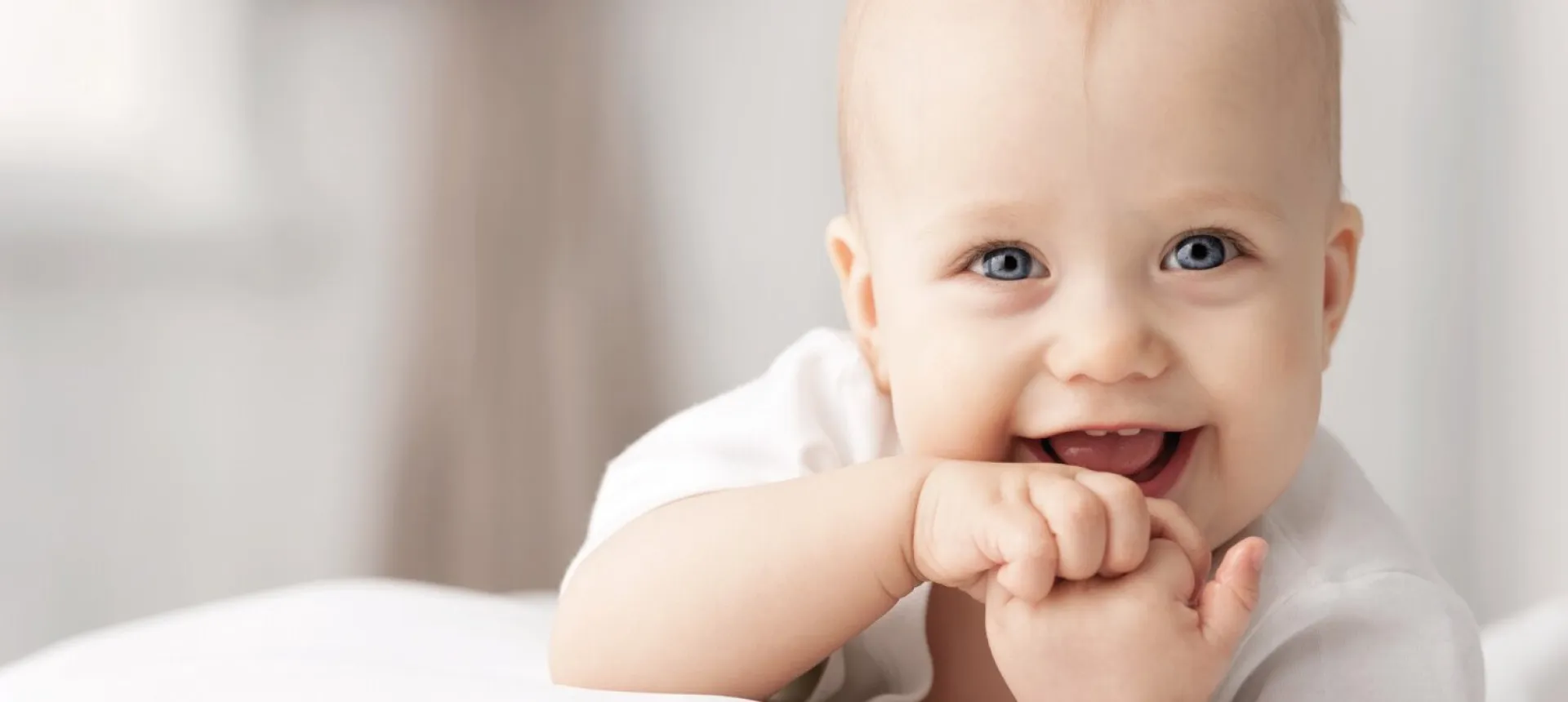 Bébé souriant