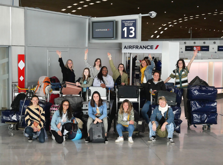 volontaires-peopleandbaby-aeroport